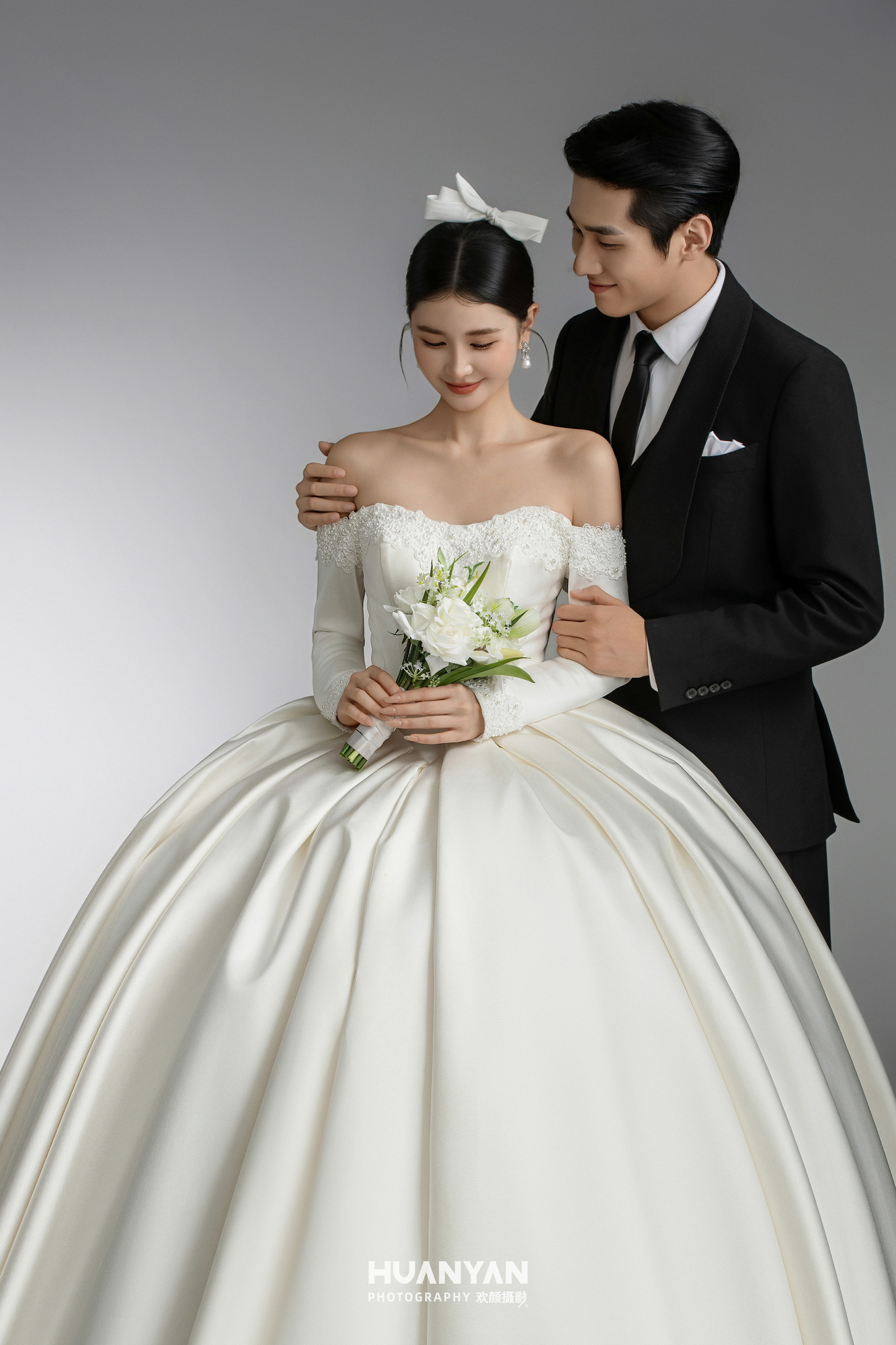 简约风婚纱照 · 室内场景 · 缎约客片