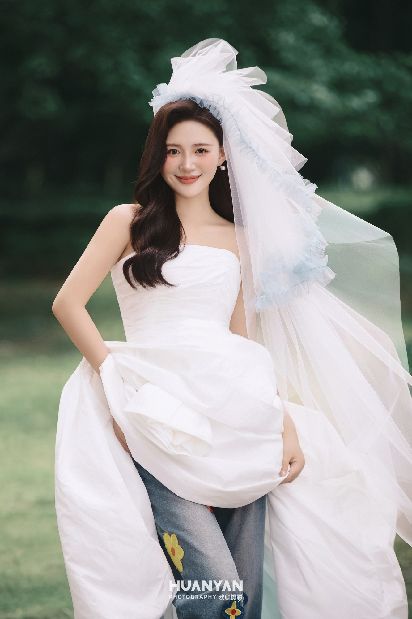森间絮语：轻氧风婚纱照草地实拍