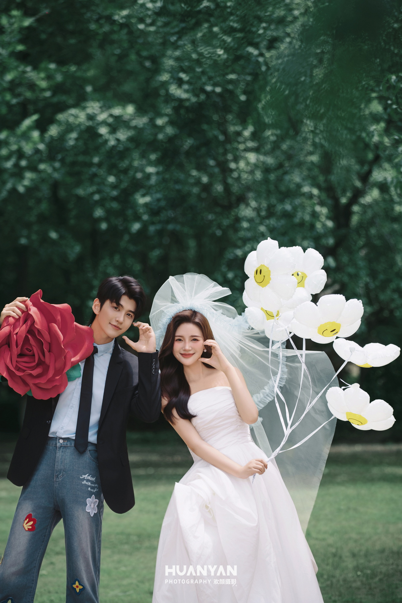 轻氧风婚纱照 · 草地场景 · 森间絮语客片