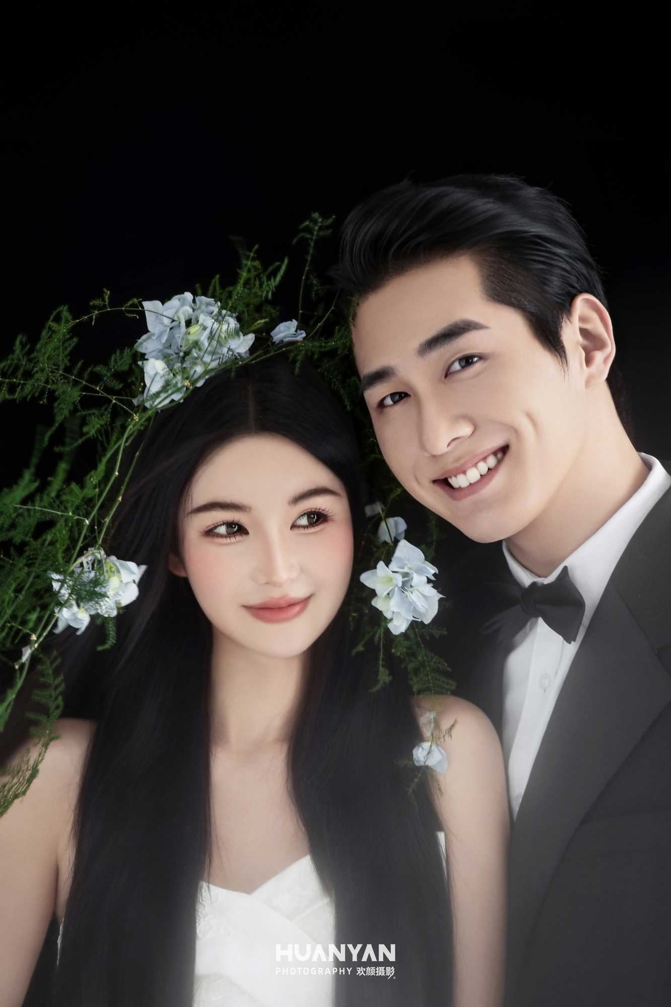 墨影婚序客片第15张｜极简风婚纱照，摄于室内