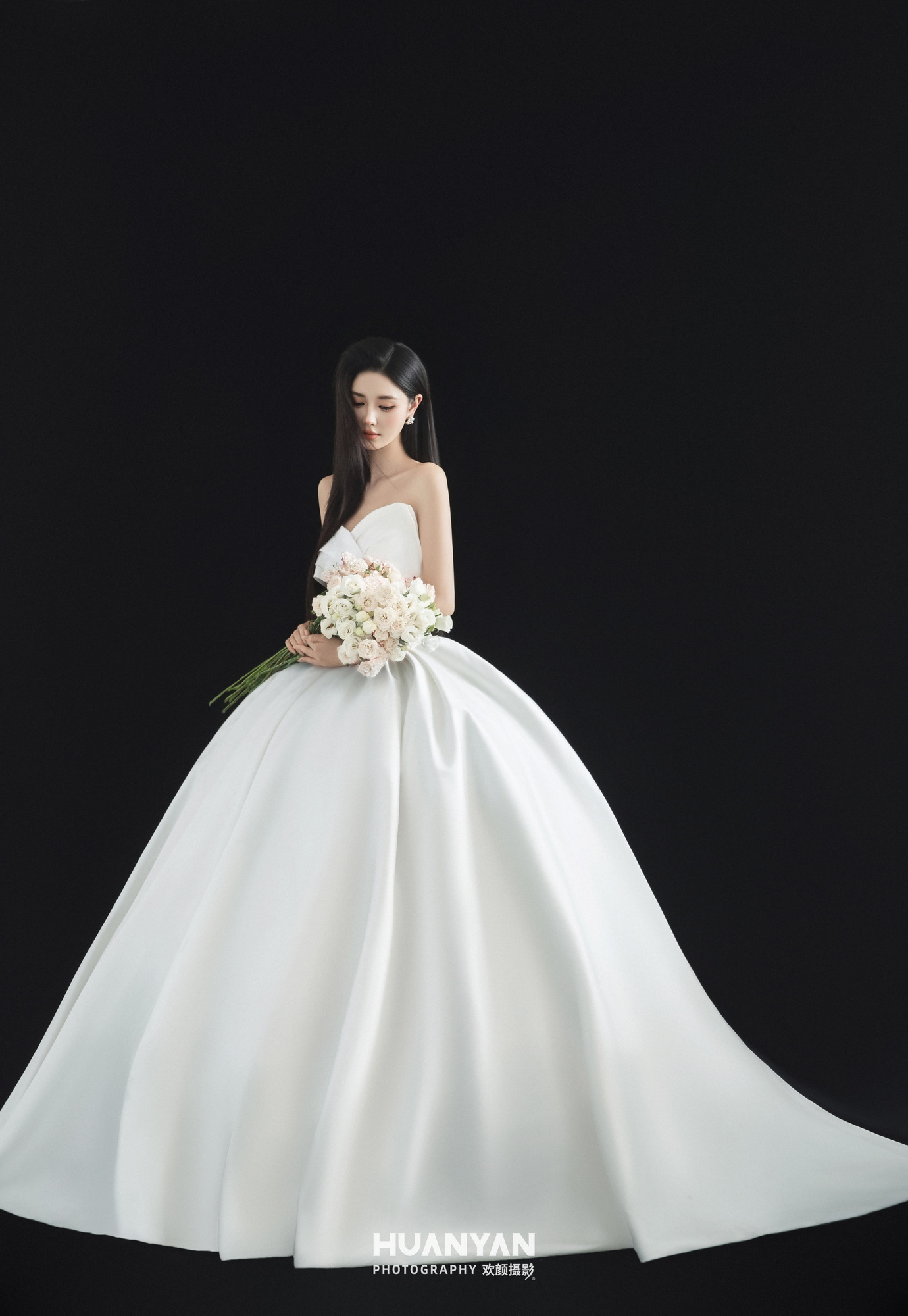 极简风婚纱照 · 室内场景 · 墨影婚序客片