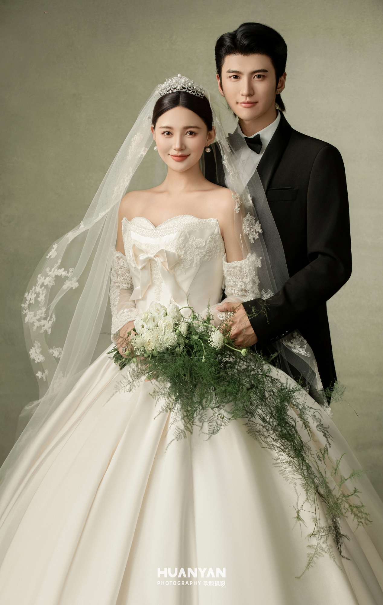 柔光序章·150客片第7张｜仪式感风婚纱照，摄于室内