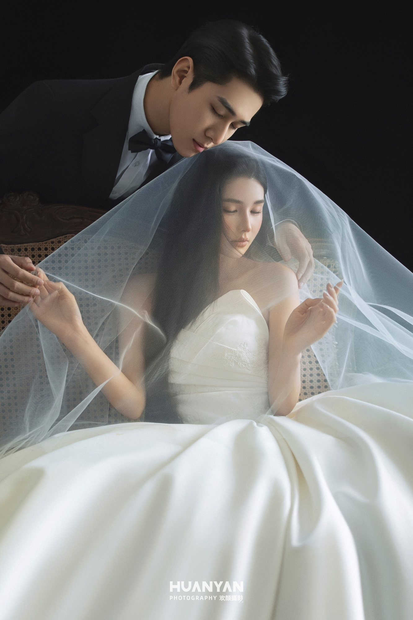室内极简风婚纱照实拍（墨影婚序系列）