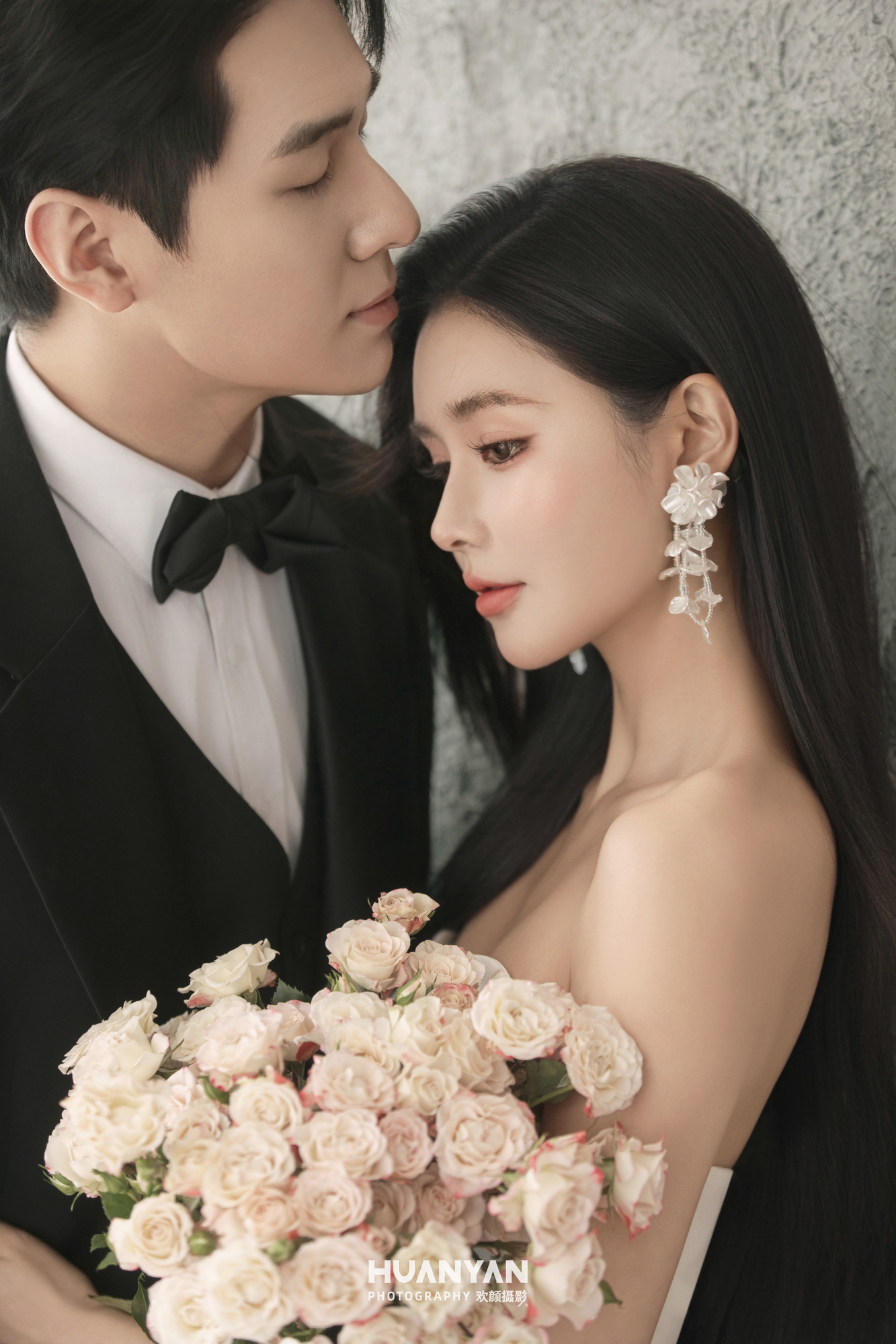 简约风婚纱照 · 室内场景 · 纱落寄深情客片