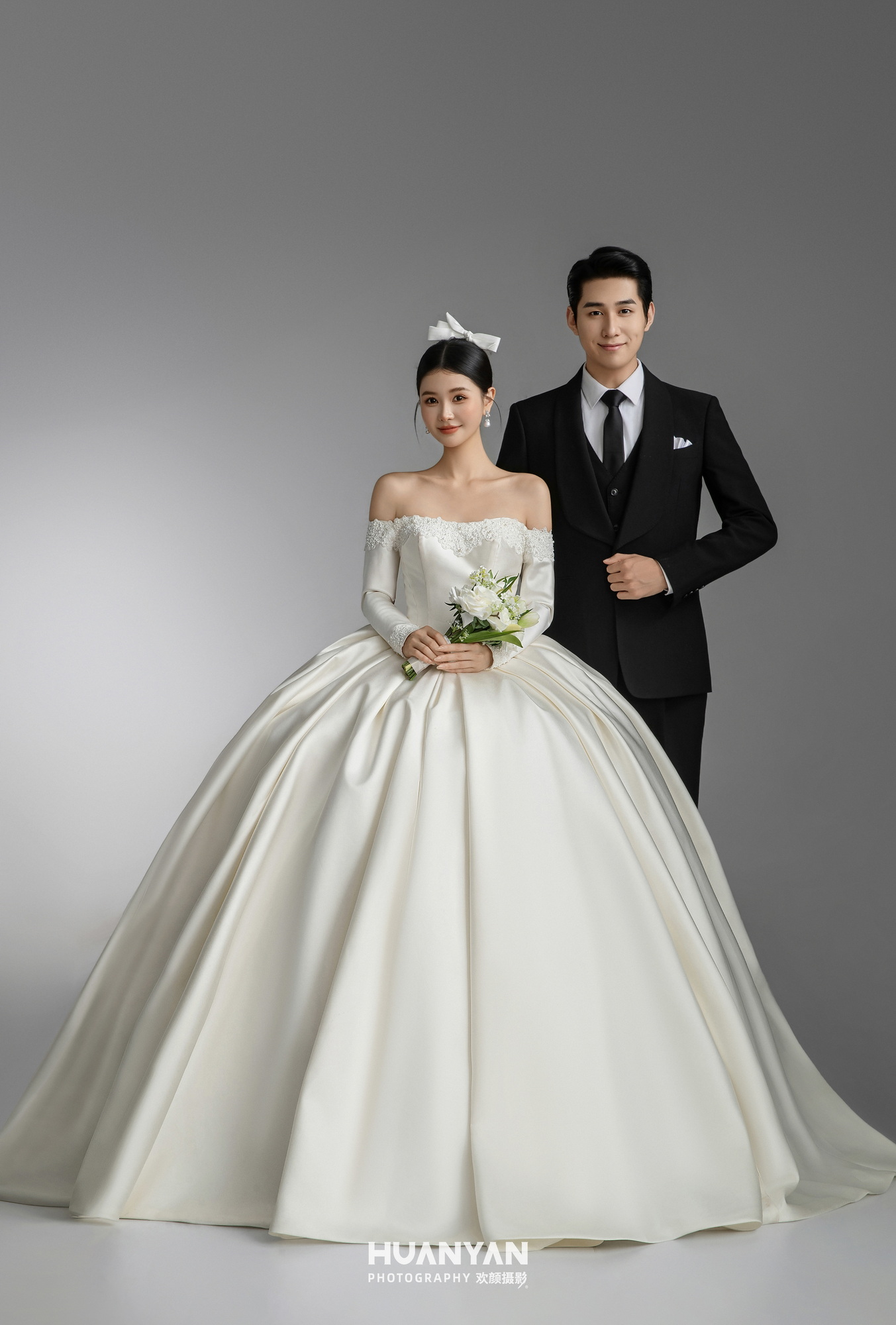 简约风婚纱照 · 室内场景 · 缎约客片