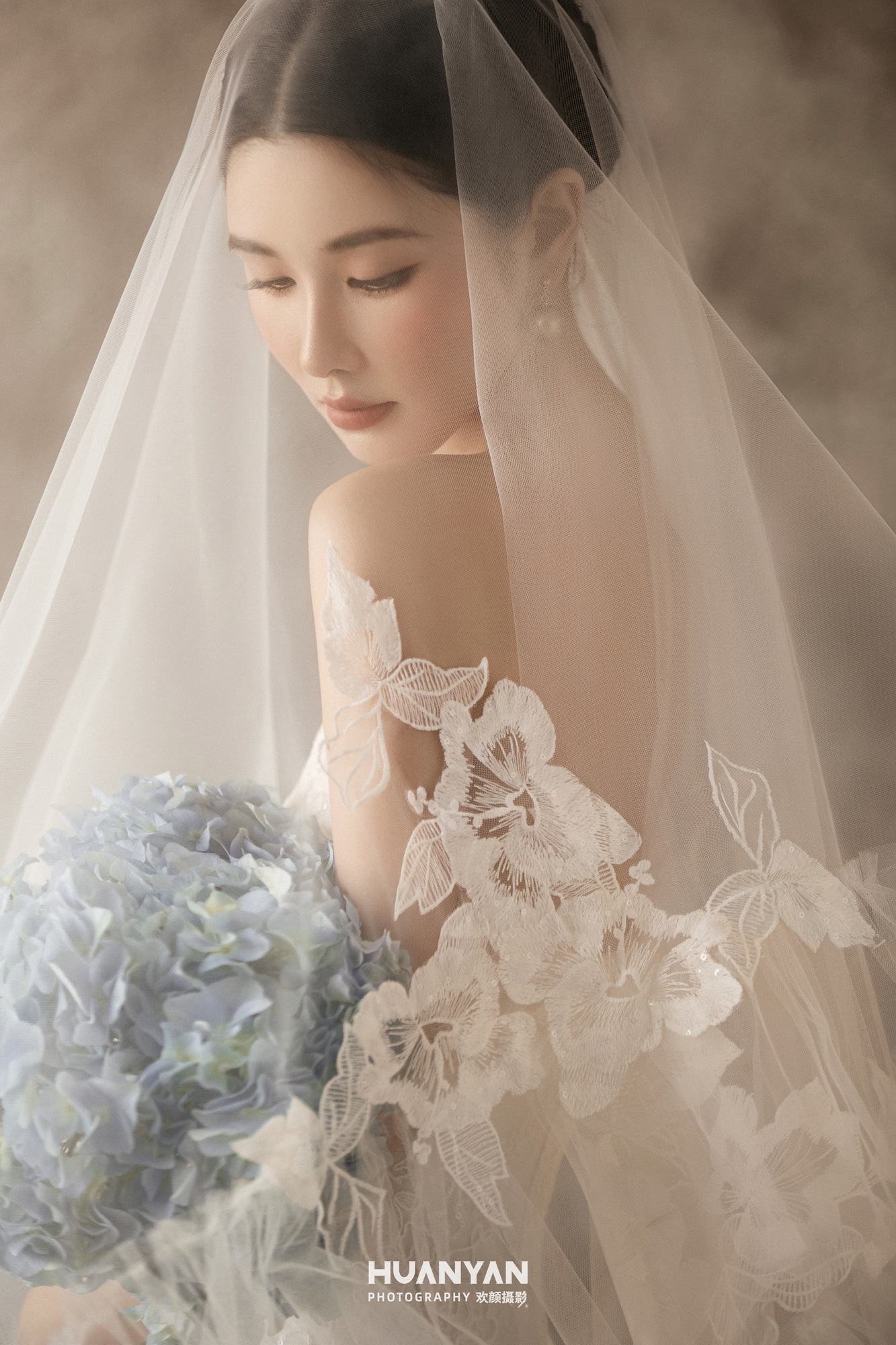 简约风婚纱照 · 室内场景 · 纱漾情致客片