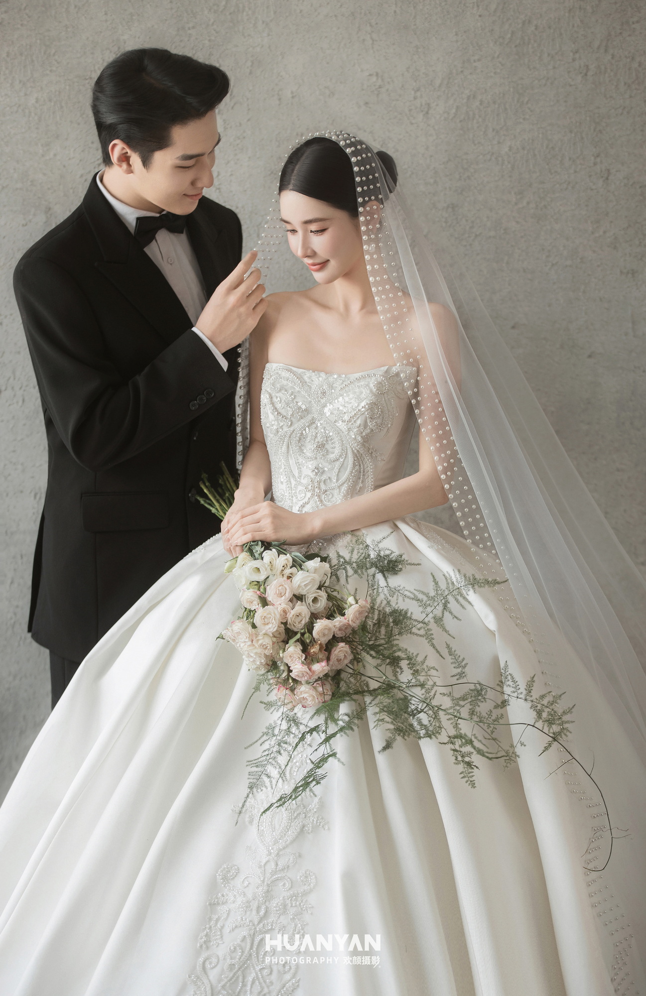 柔纱叙爱客片第3张｜仪式感风婚纱照，摄于室内