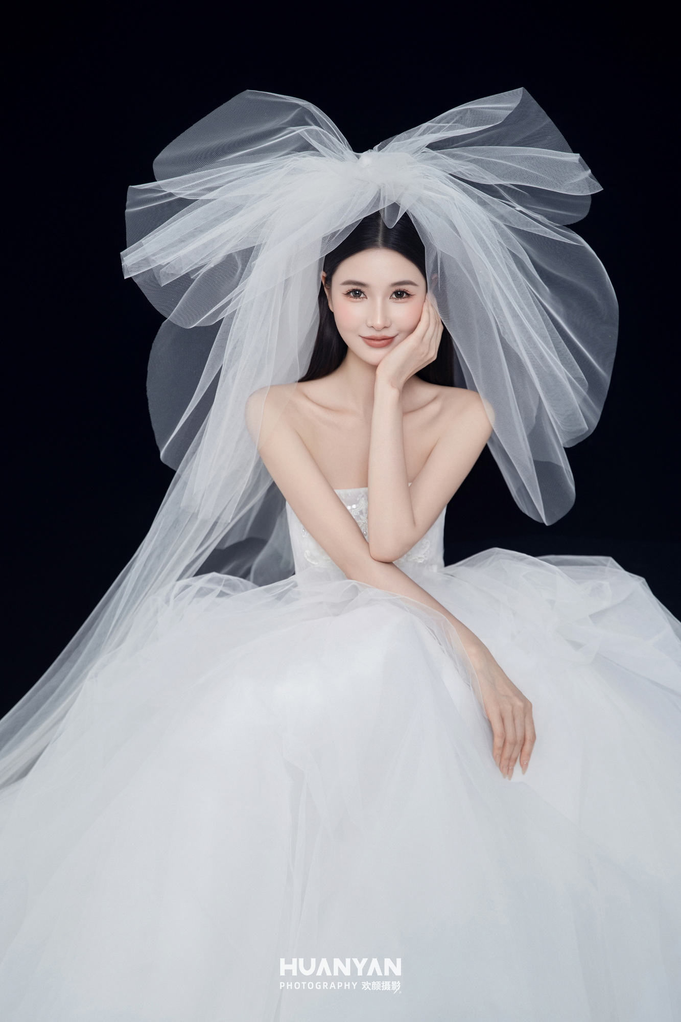 春念客片第7张｜简约风婚纱照，摄于春天