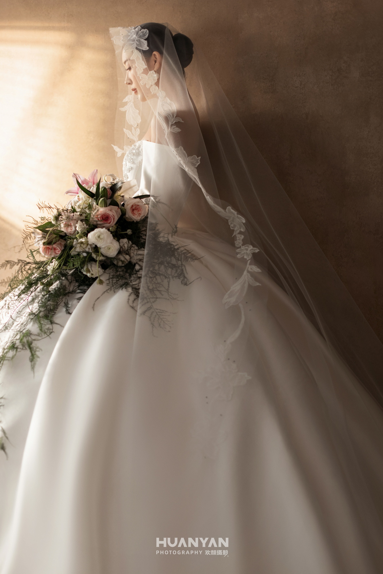 室内高级感风婚纱照实拍（鎏光予序系列）