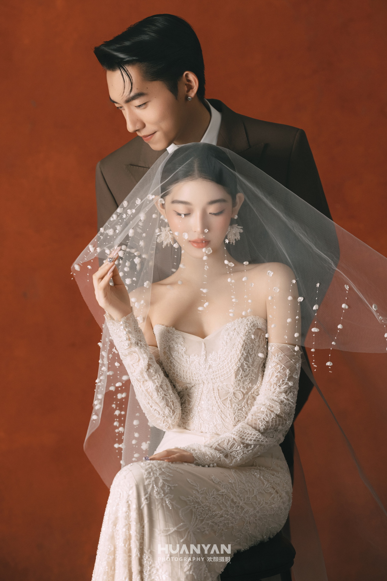 赤棕予爱：高级感风婚纱照室内实拍