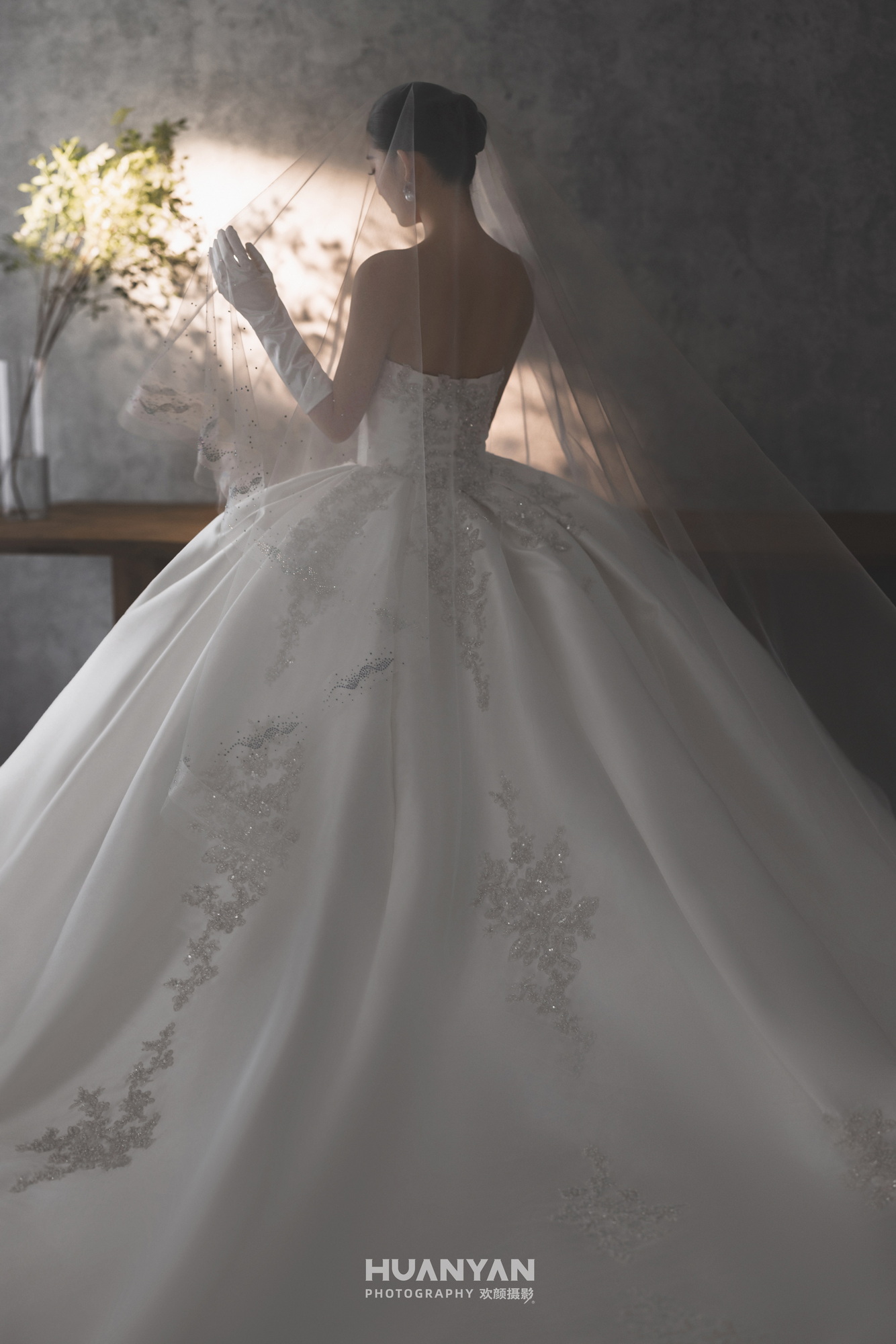 简约风婚纱照 · 公园场景 · 花纱予誓客片