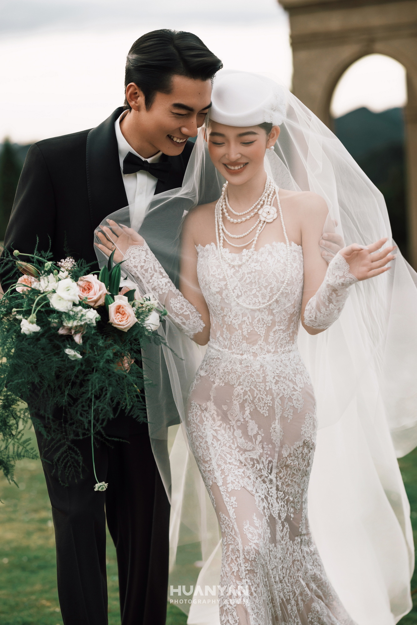 高级感风婚纱照 · 室内场景 · 紫光客片