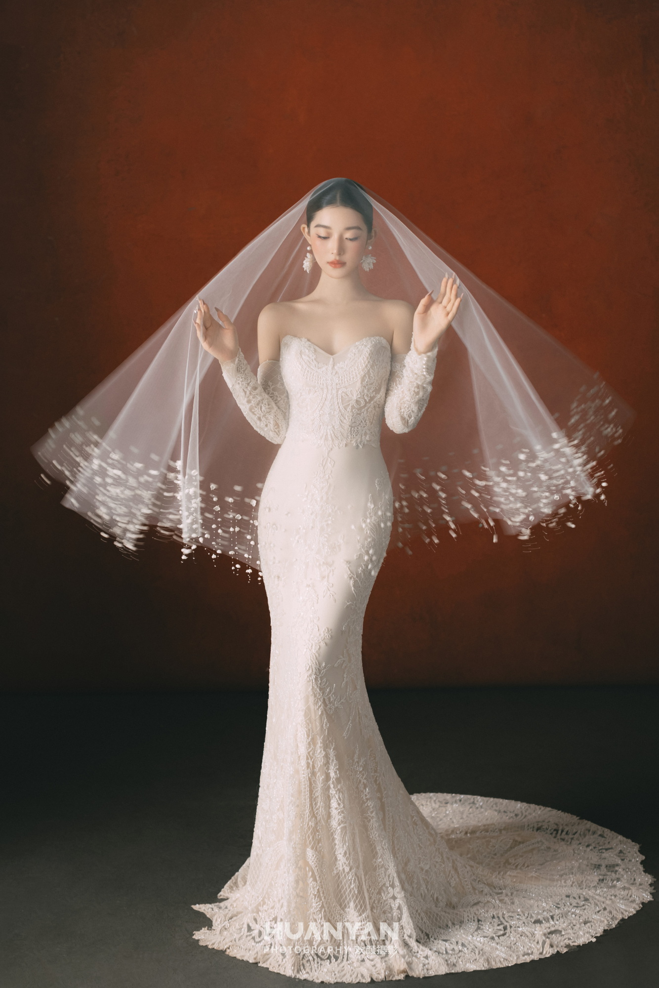 室内高级感风婚纱照实拍（赤棕予爱系列）