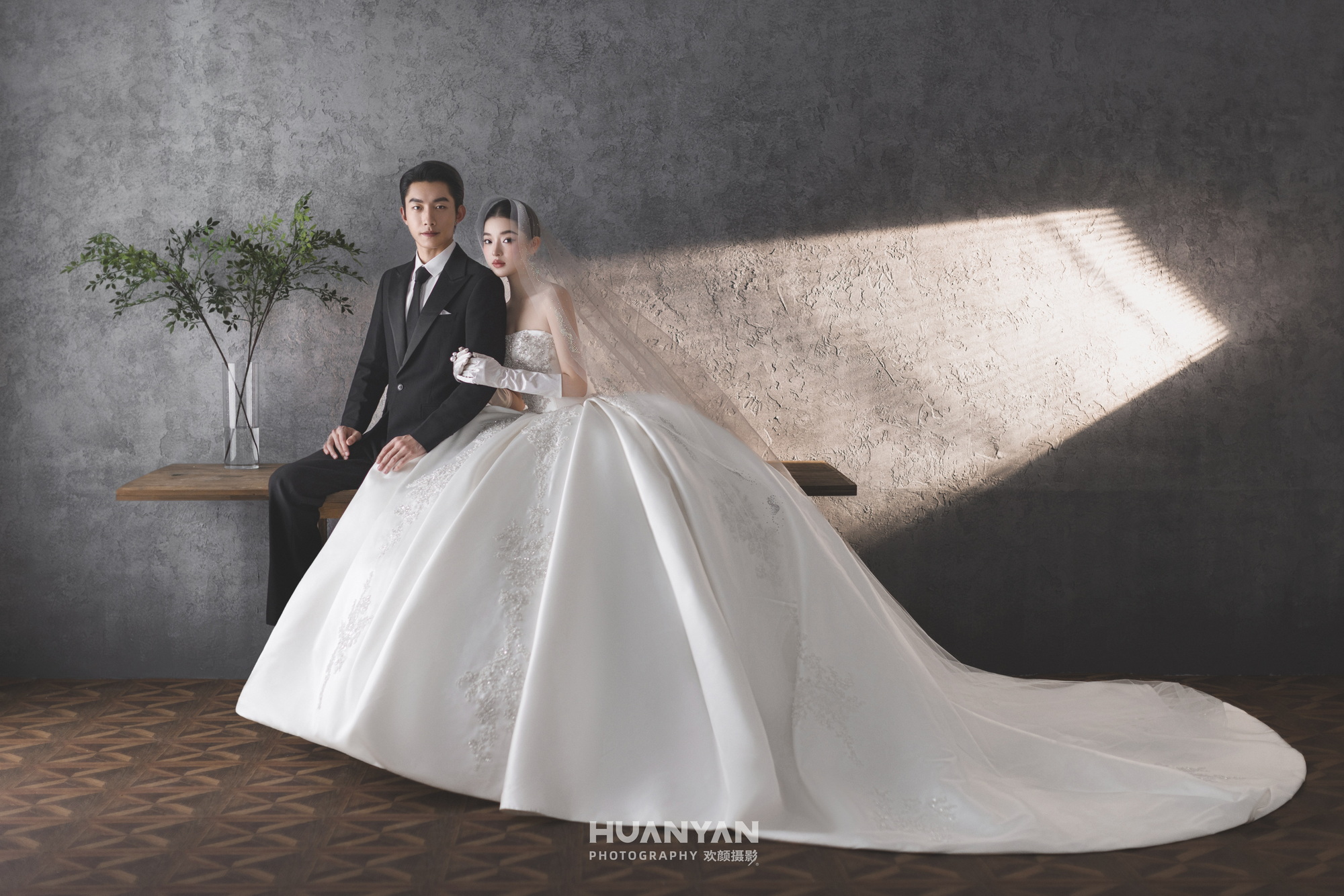 花纱予誓客片第7张｜简约风婚纱照，摄于公园