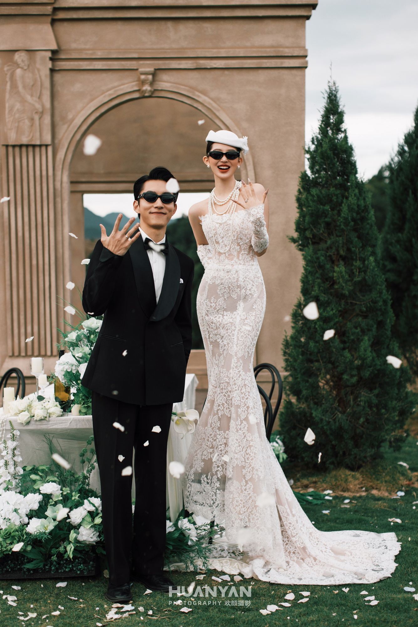 高级感风婚纱照 · 室内场景 · 紫光客片
