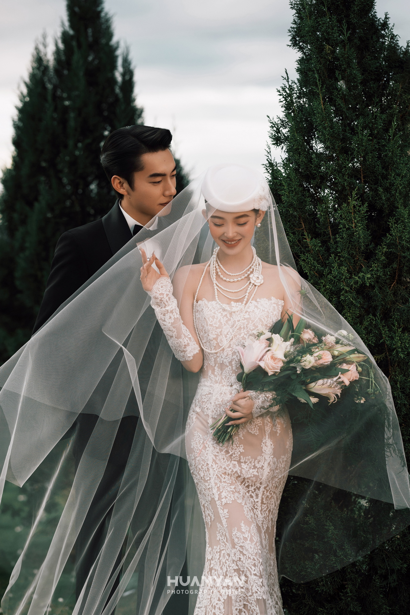 高级感风婚纱照 · 室内场景 · 紫光客片