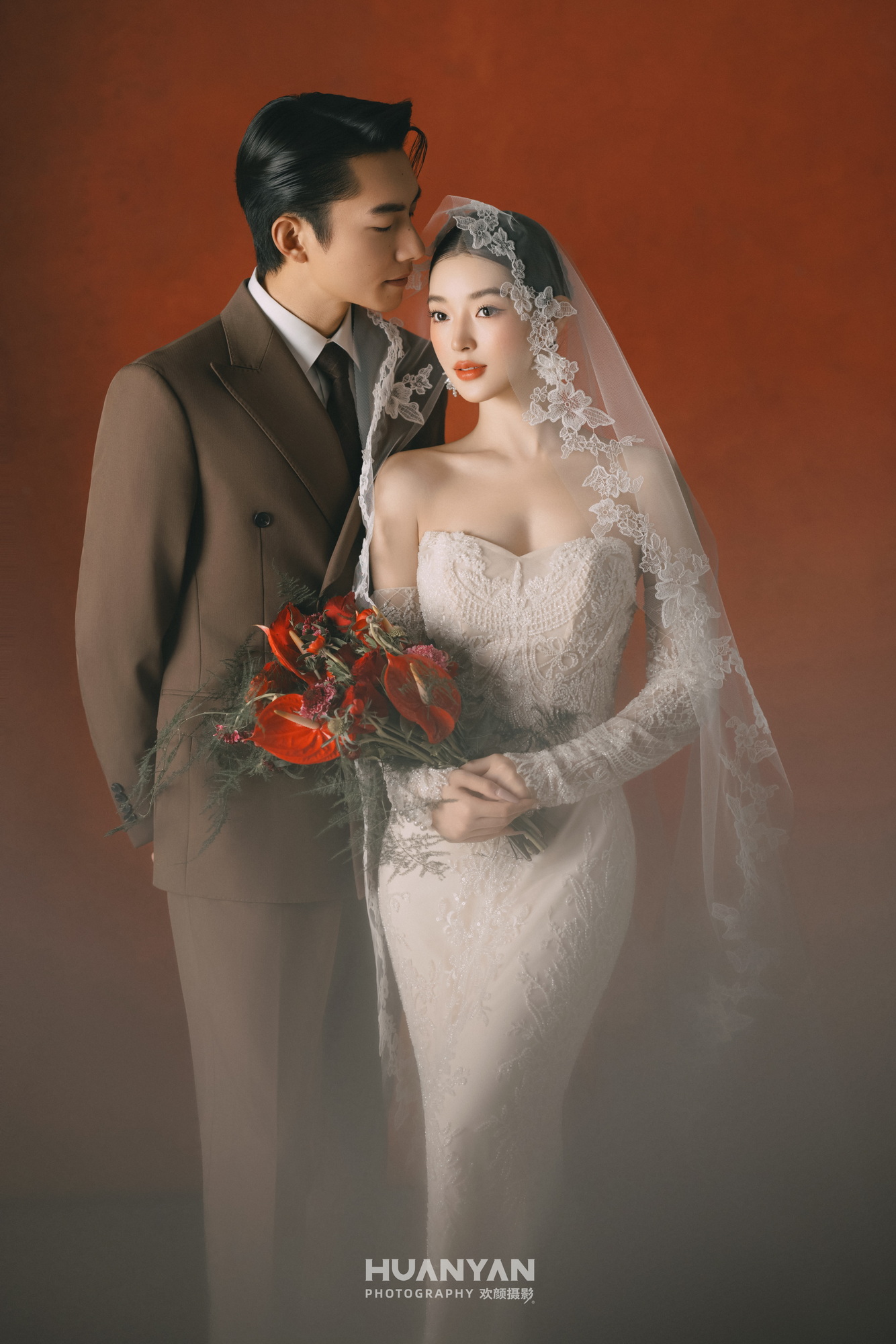 高级感风婚纱照 · 室内场景 · 赤棕予爱客片