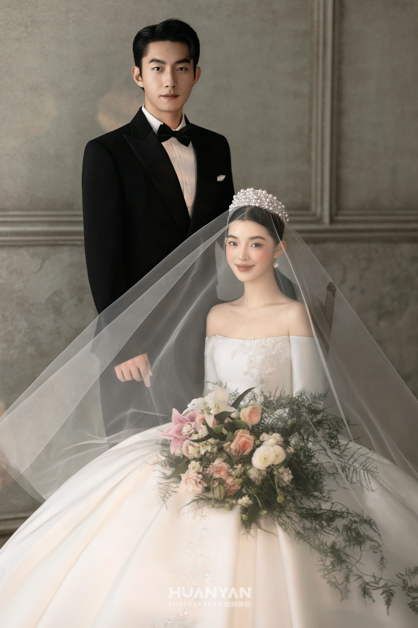 高级感风婚纱照 · 室内场景 · 缎光礼序客片