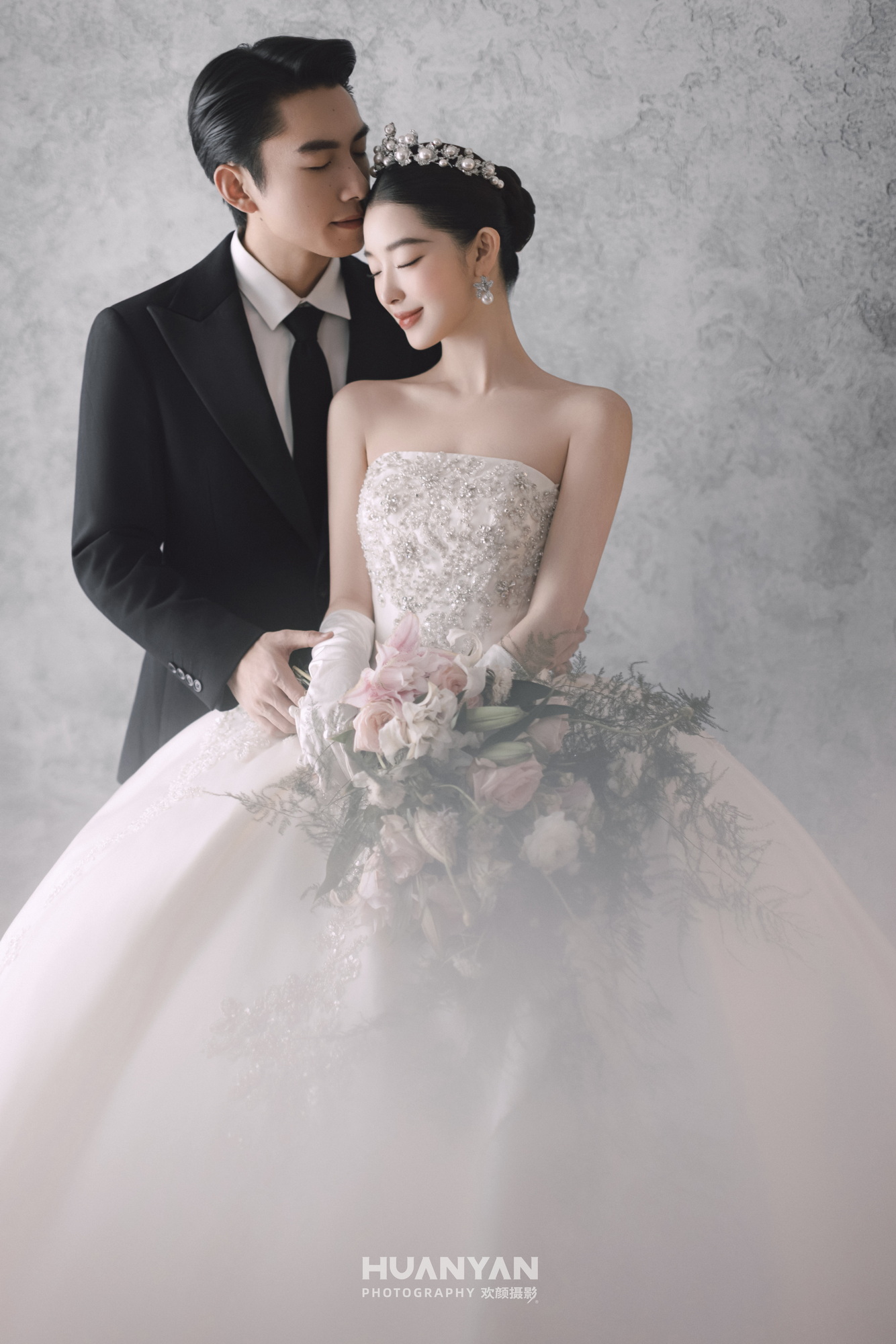 灰境絮语客片第11张｜仪式感风婚纱照，摄于室内