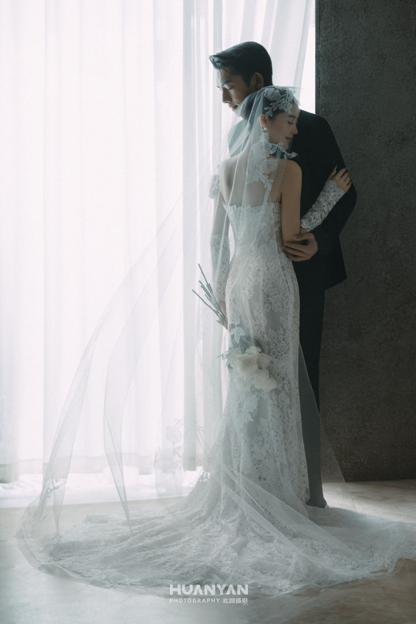 极简风婚纱照 · 室内场景 · 素纱纪客片