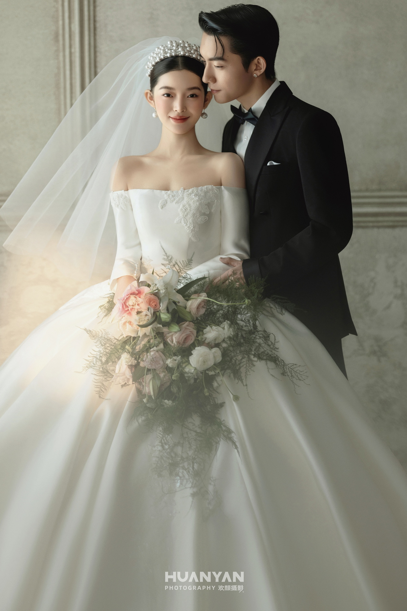 室内高级感风婚纱照实拍（缎光礼序系列）