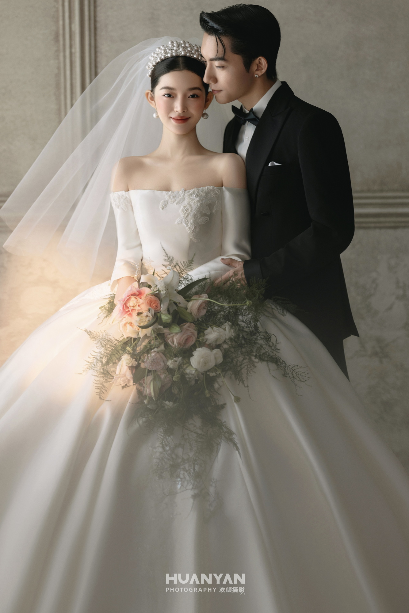室内高级感风婚纱照实拍（缎光礼序系列）