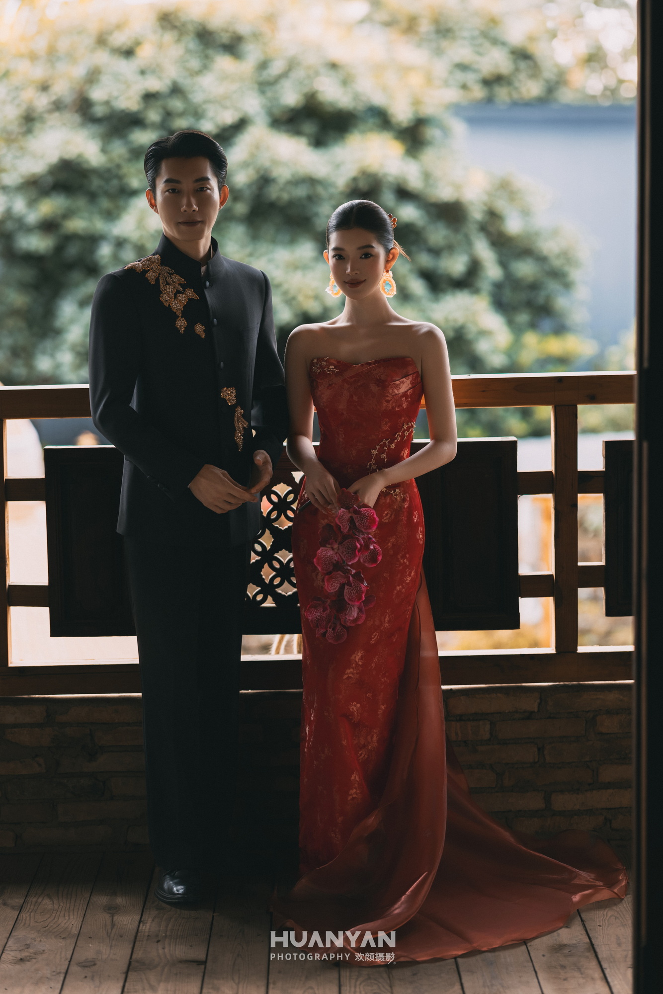 庭序予情客片第15张｜简约风婚纱照，摄于室内