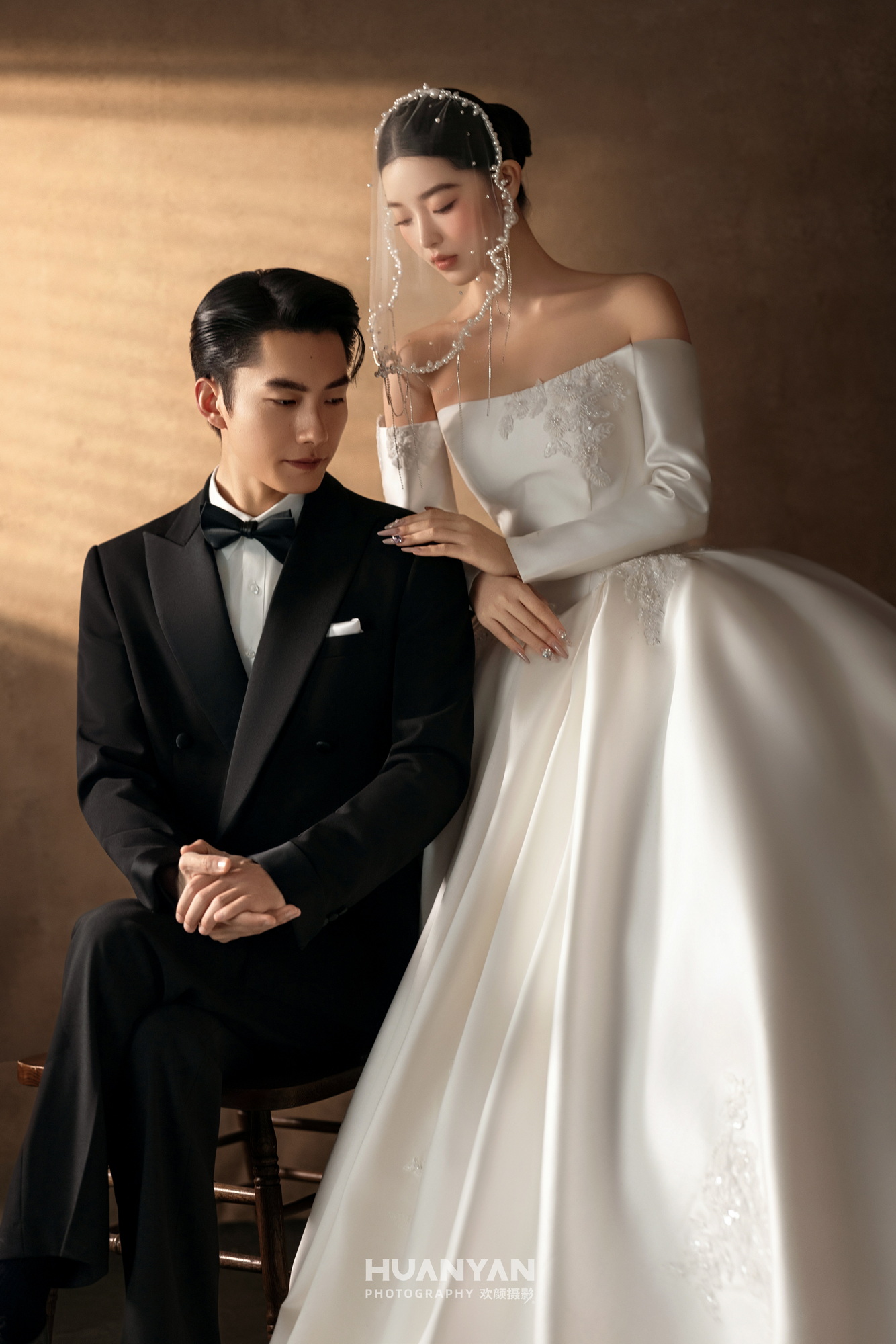 高级感风婚纱照 · 室内场景 · 鎏光予序客片