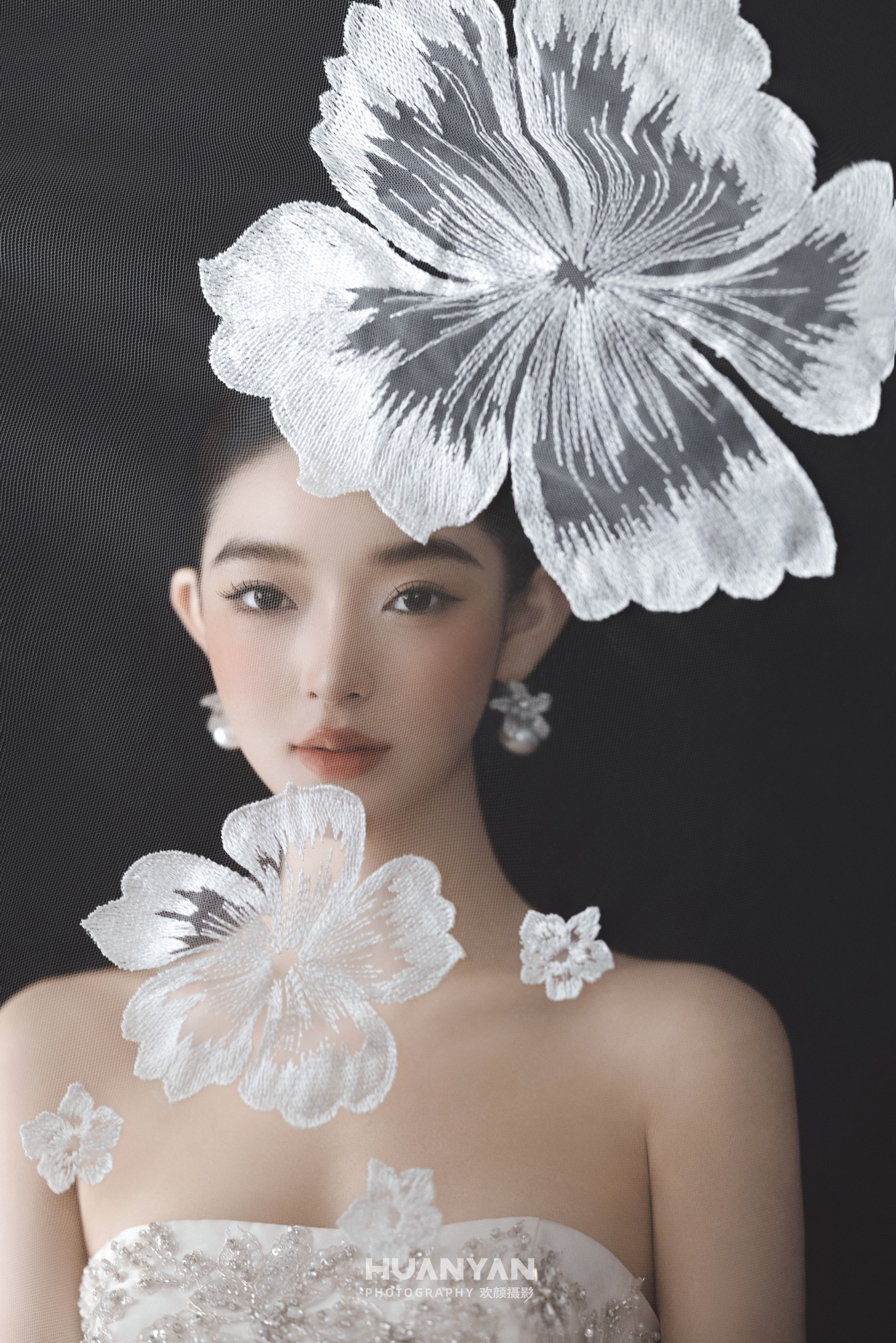 花纱予誓：简约风婚纱照公园实拍