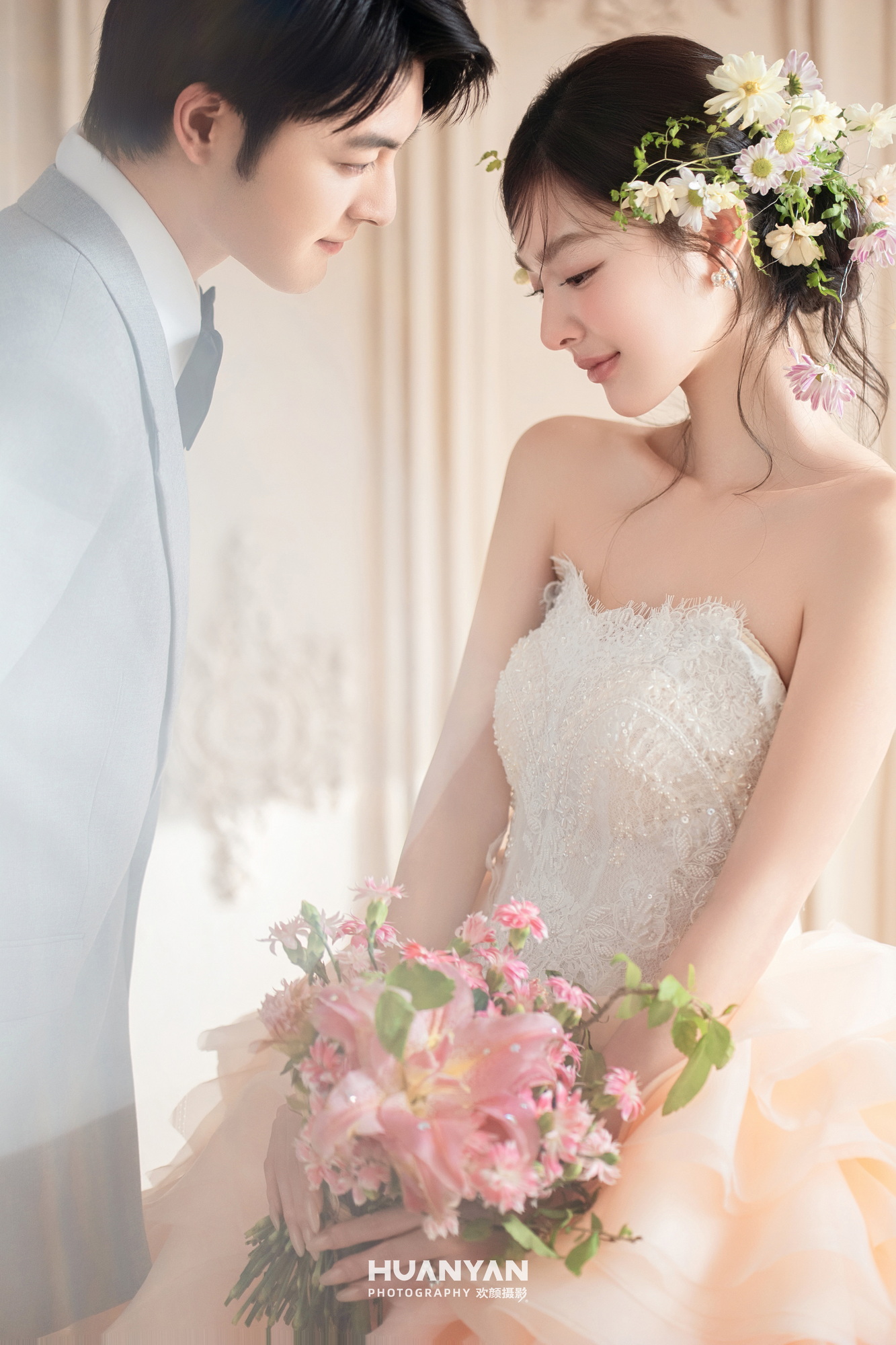 简约风婚纱照 · 室内场景 · 桃粉圆舞曲客片