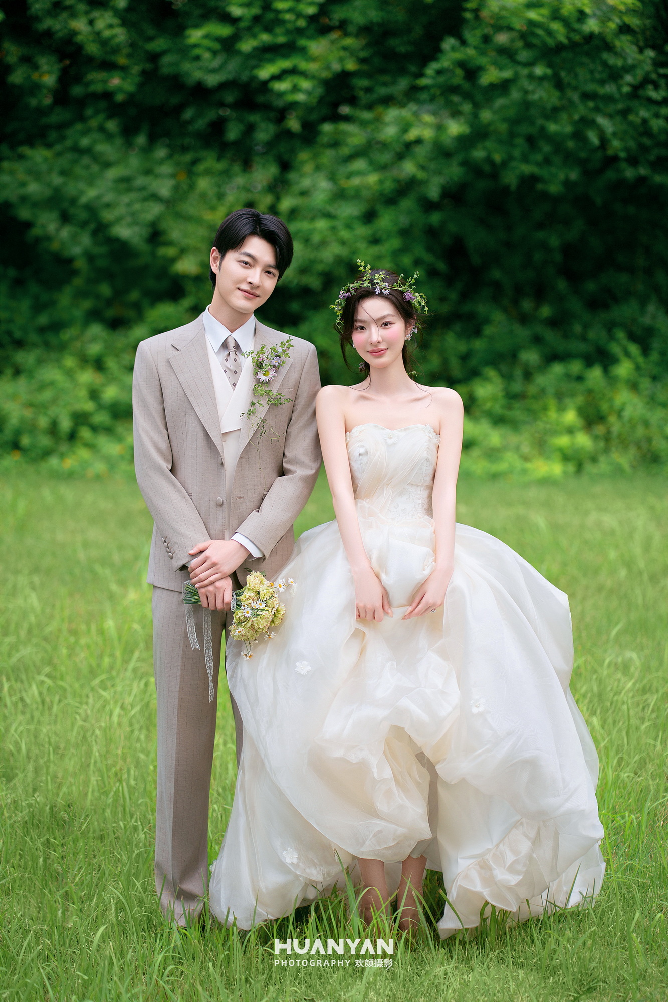 轻氧风婚纱照 · 草地场景 · 森屿情书客片