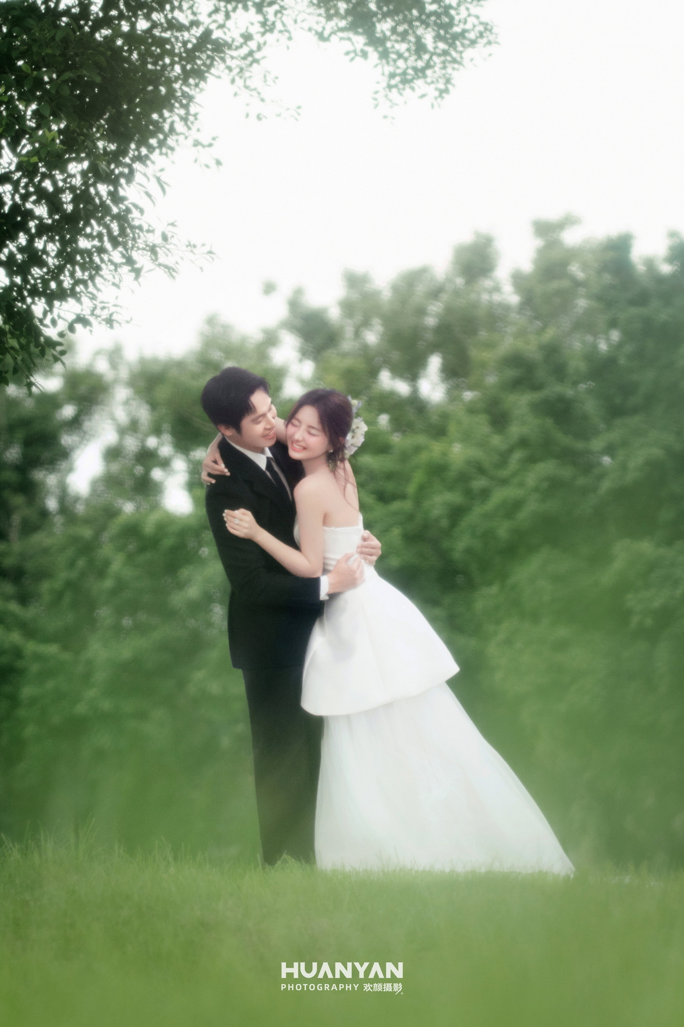 草地轻氧风婚纱照实拍（雾绿轻语系列）