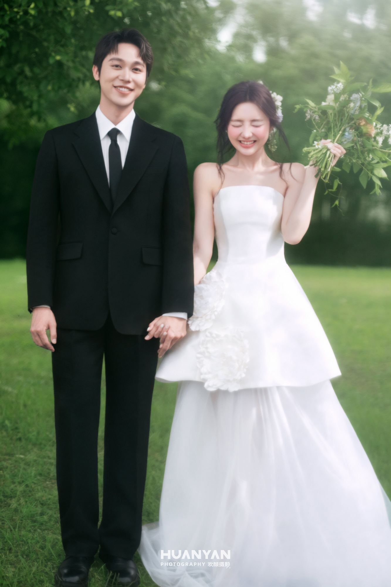 草地轻氧风婚纱照实拍（雾绿轻语系列）
