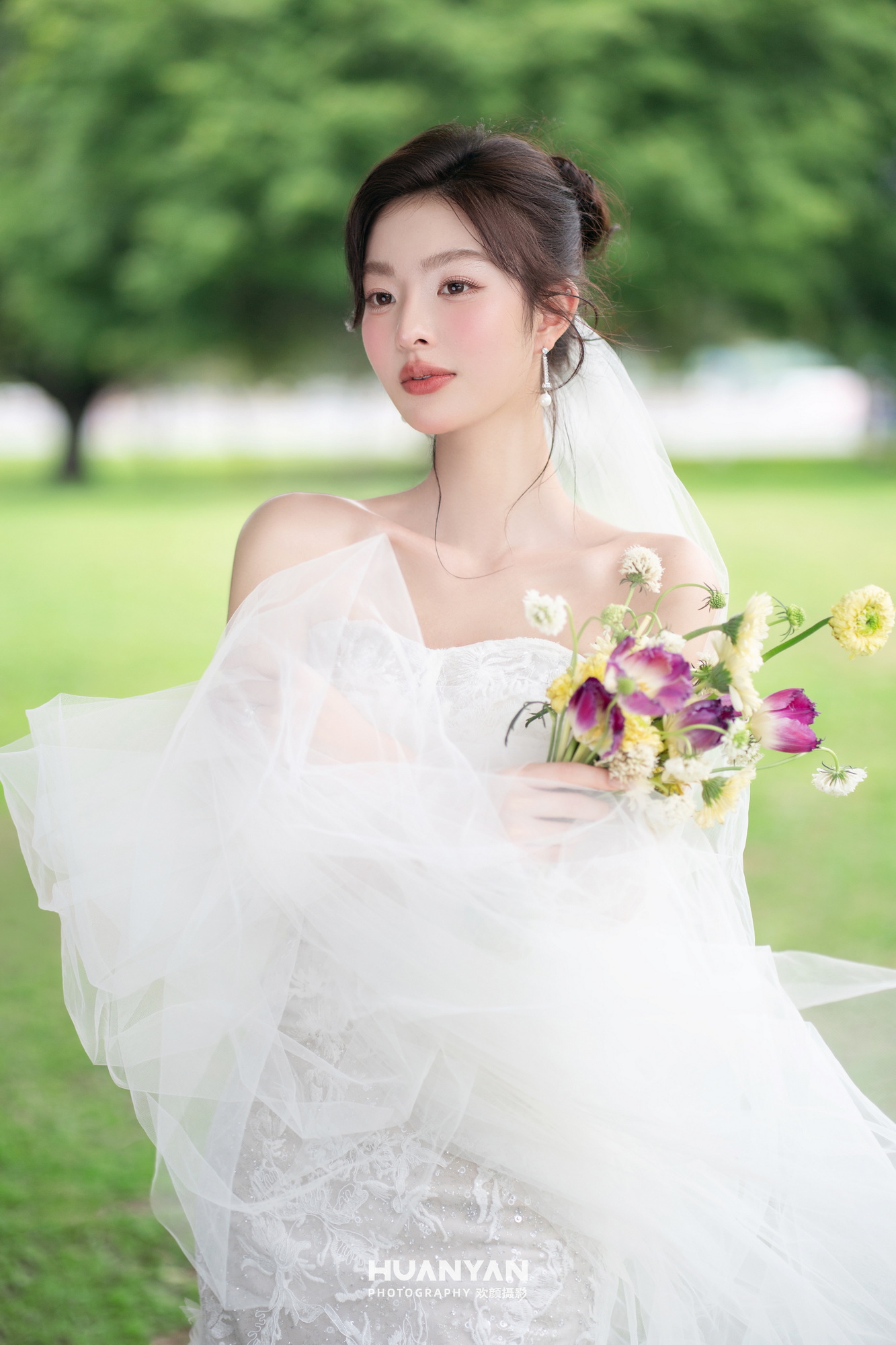 草地轻氧风婚纱照实拍（森屿白纱系列）