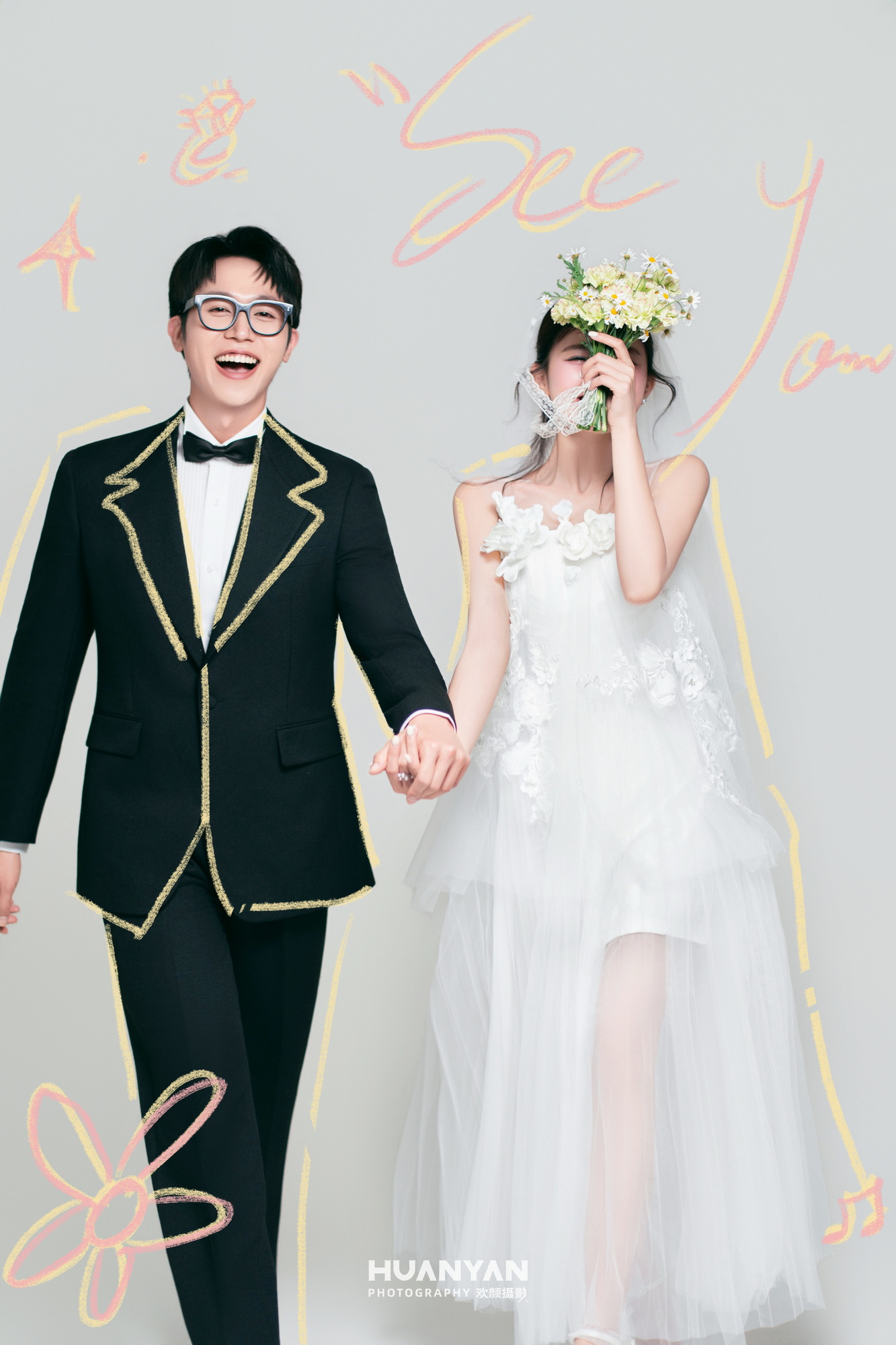 掌心告白：极简风婚纱照室内实拍