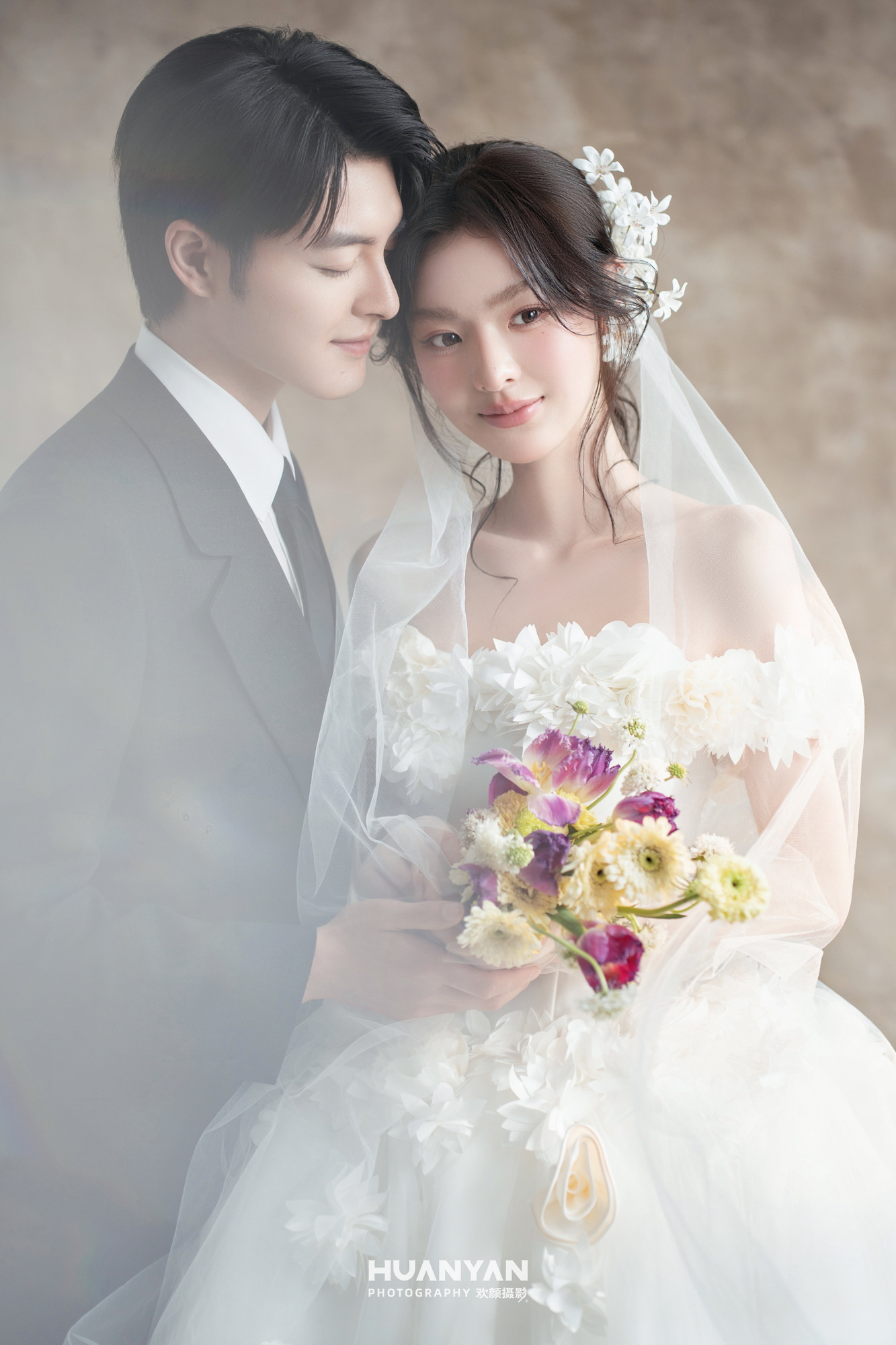 极简风婚纱照 · 公园场景 · 花叙白纱客片
