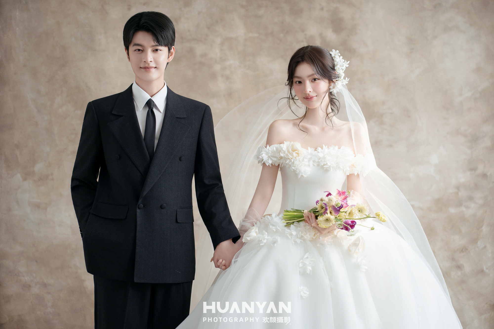 花叙白纱：极简风婚纱照公园实拍