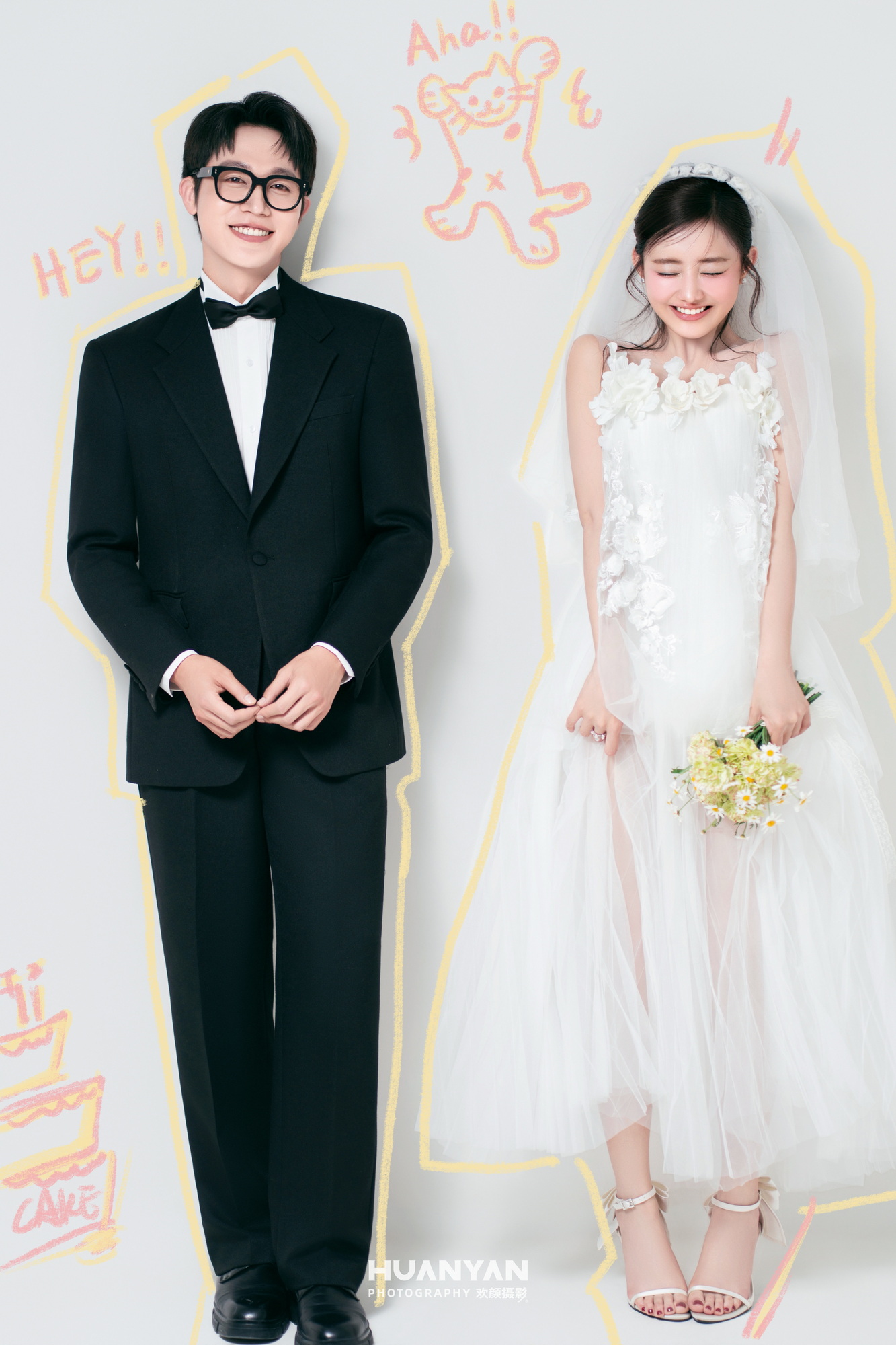 掌心告白：极简风婚纱照室内实拍