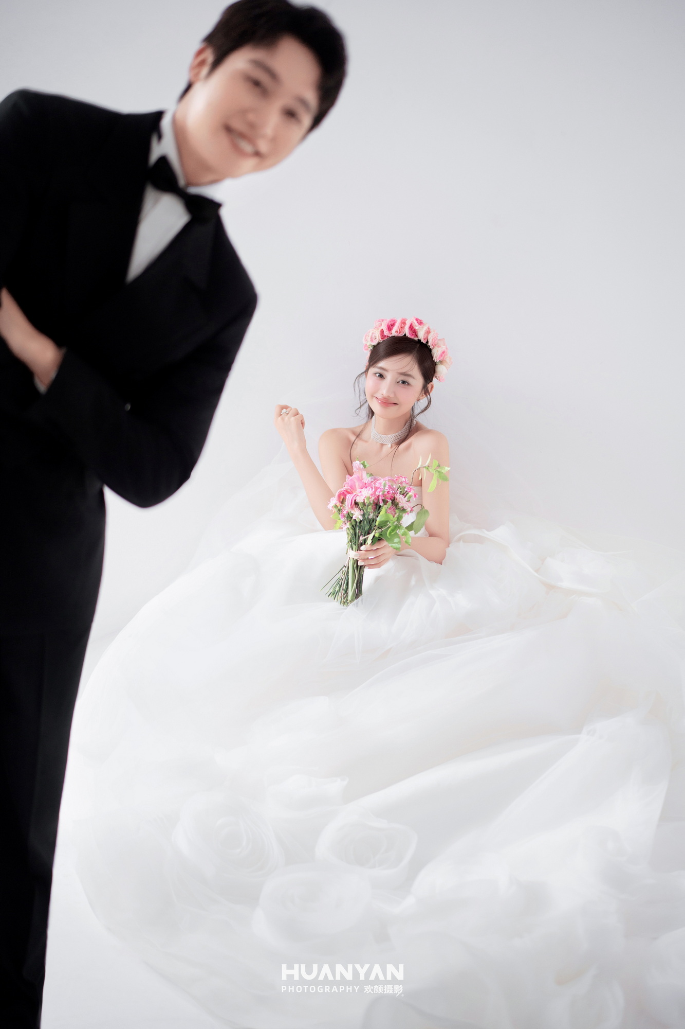 花漾告白：极简风婚纱照公园实拍