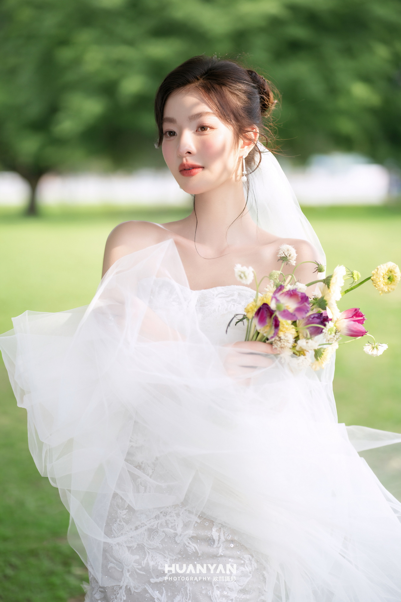 草地轻氧风婚纱照实拍（森屿白纱系列）
