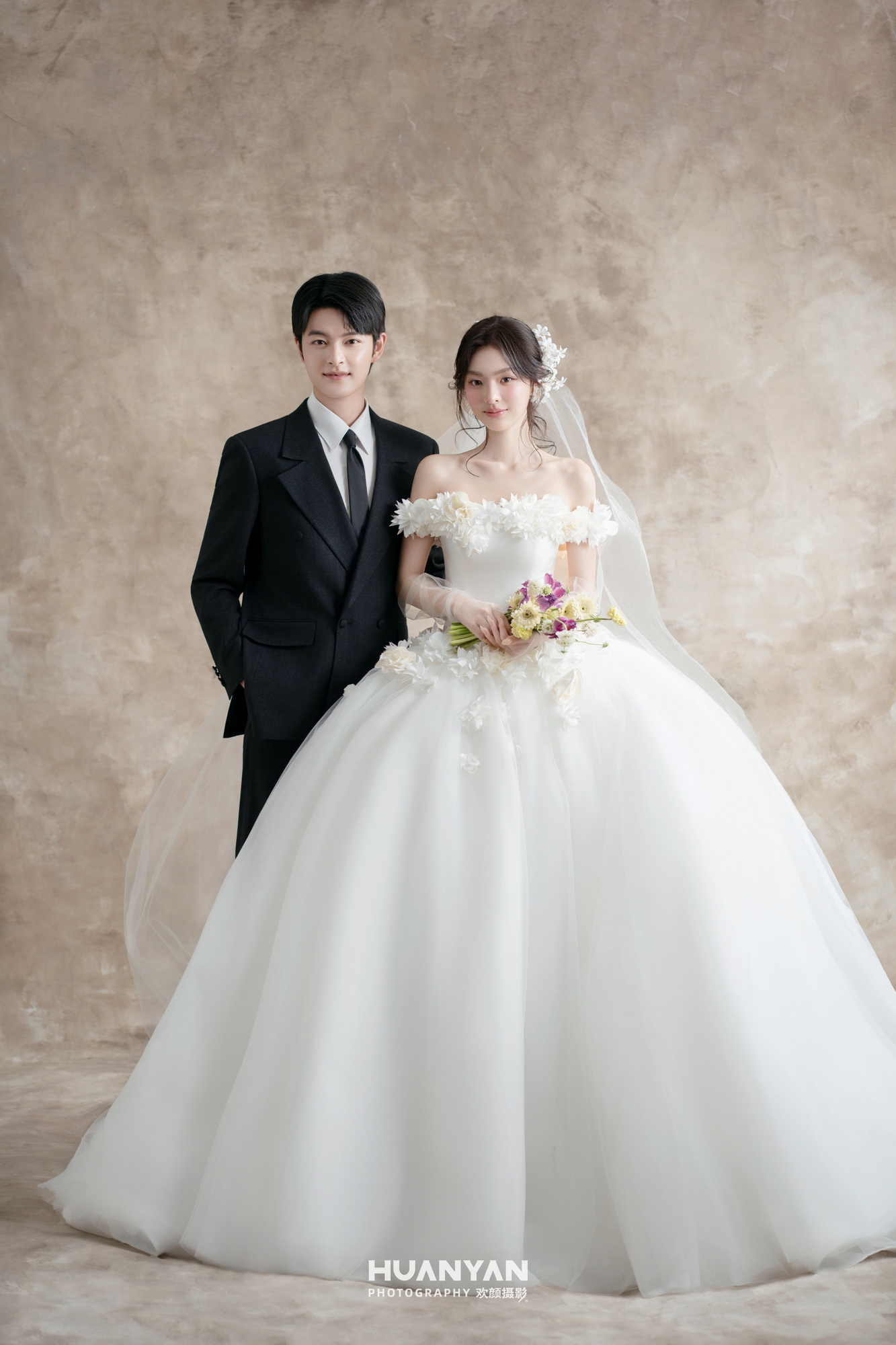 公园极简风婚纱照实拍（花叙白纱系列）