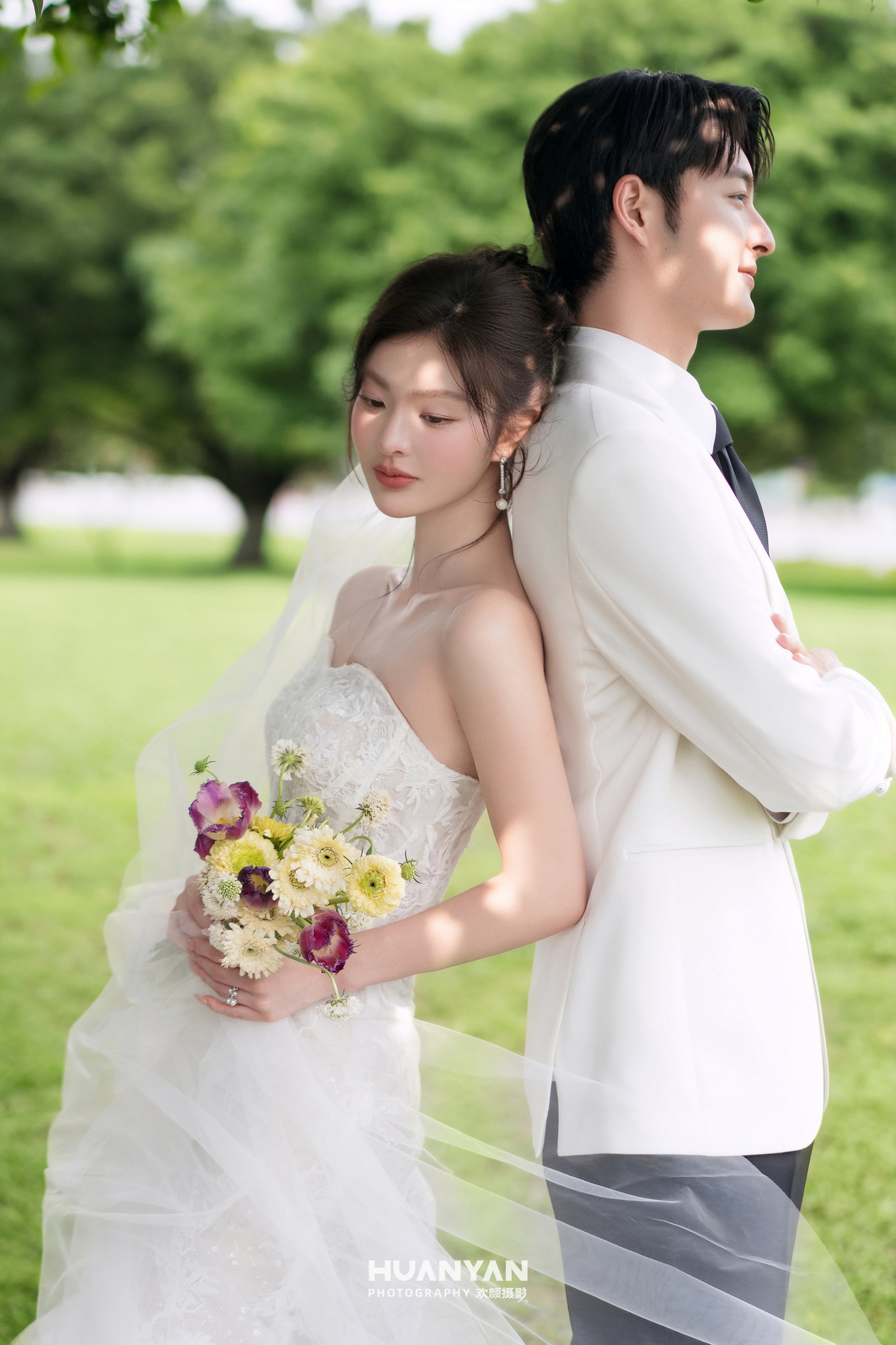 草地轻氧风婚纱照实拍（森屿白纱系列）
