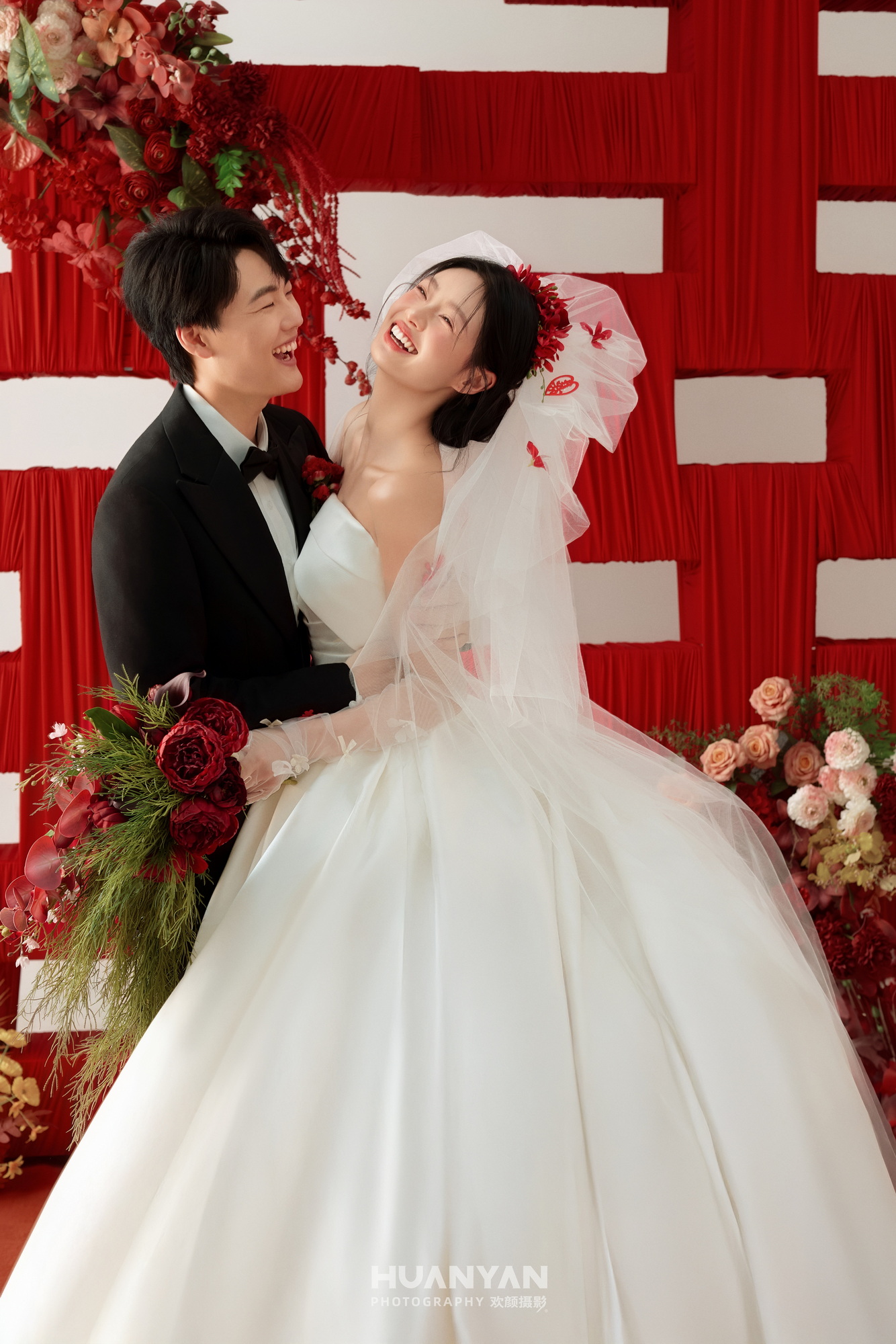 简约风婚纱照 · 室内场景 · 初信客片