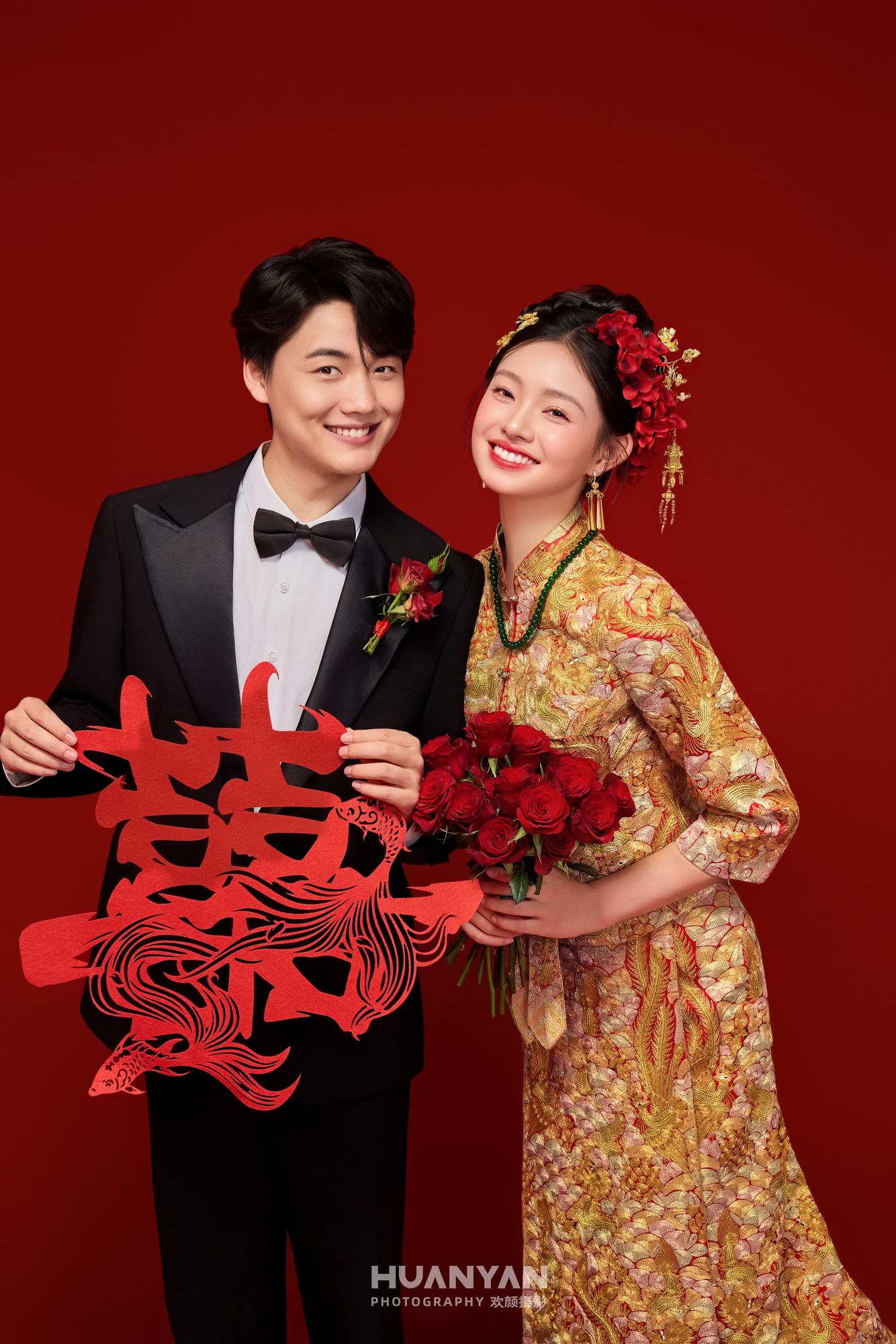 金狮呈祥客片第3张｜喜嫁风婚纱照，摄于室内