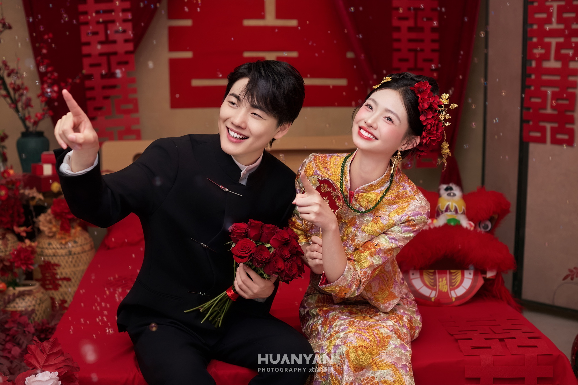 金狮呈祥客片第15张｜喜嫁风婚纱照，摄于室内