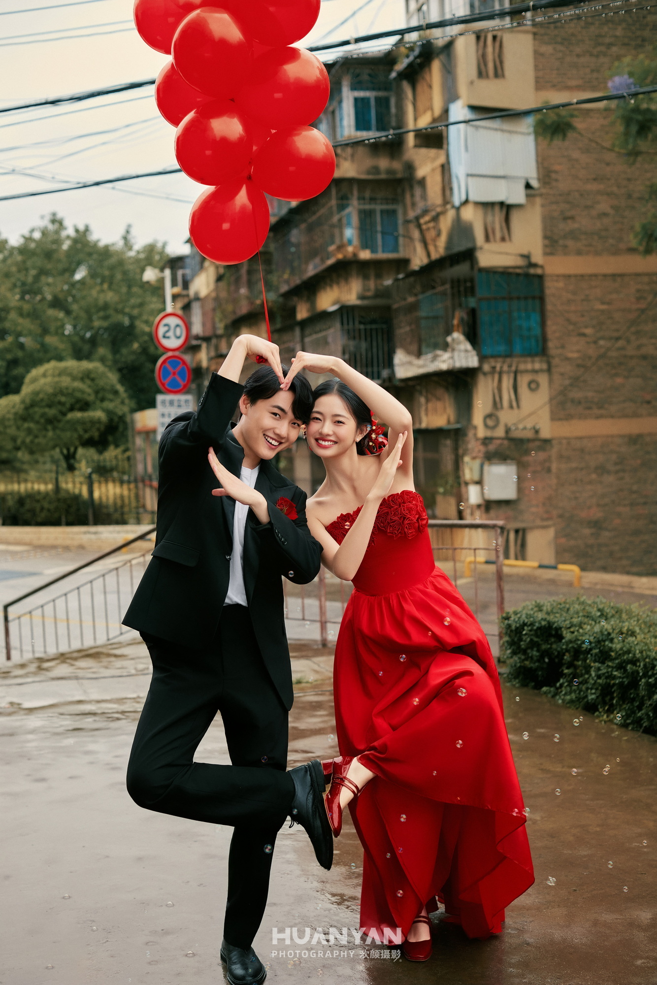 恋歌：简约风婚纱照室内实拍