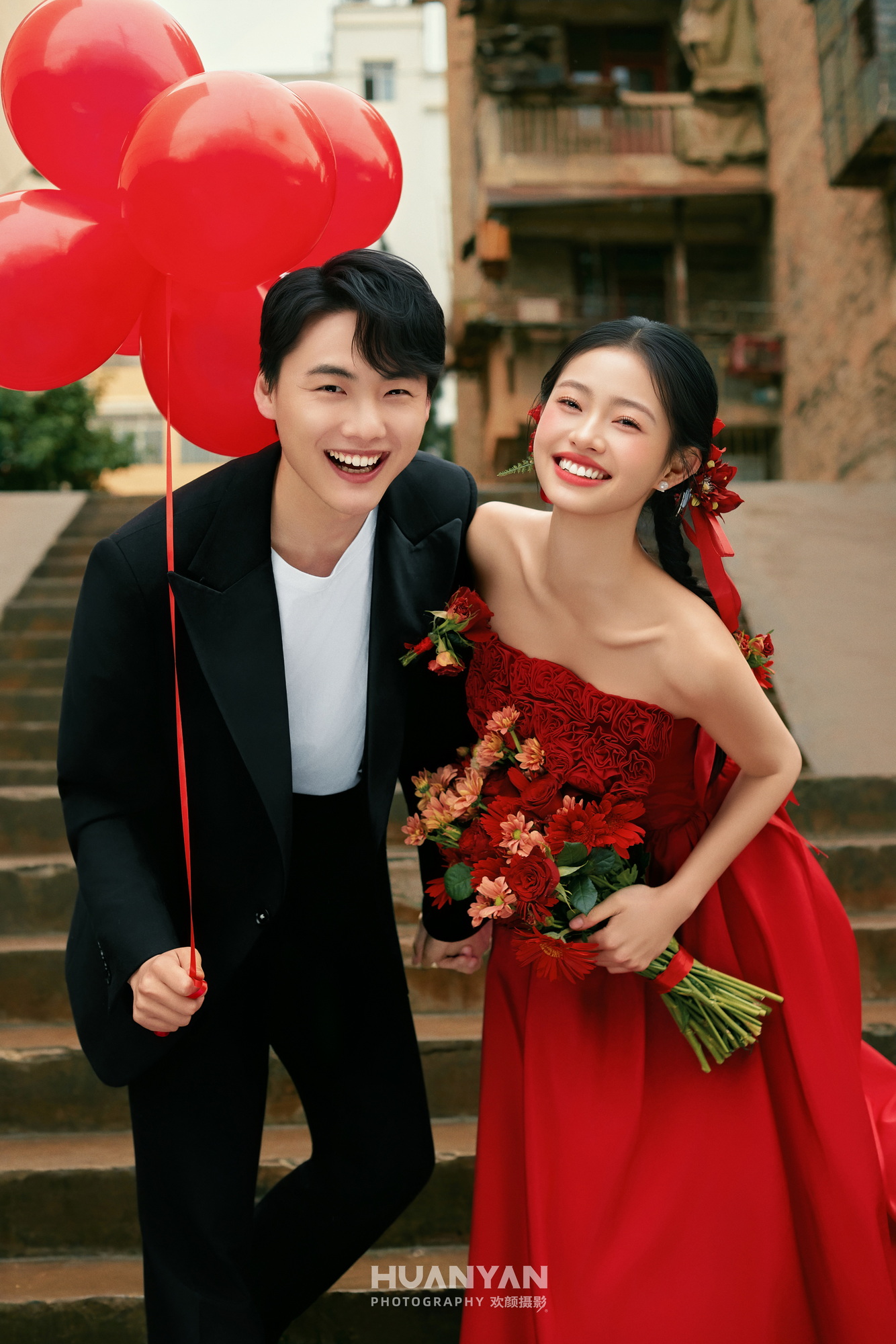 恋歌：简约风婚纱照室内实拍
