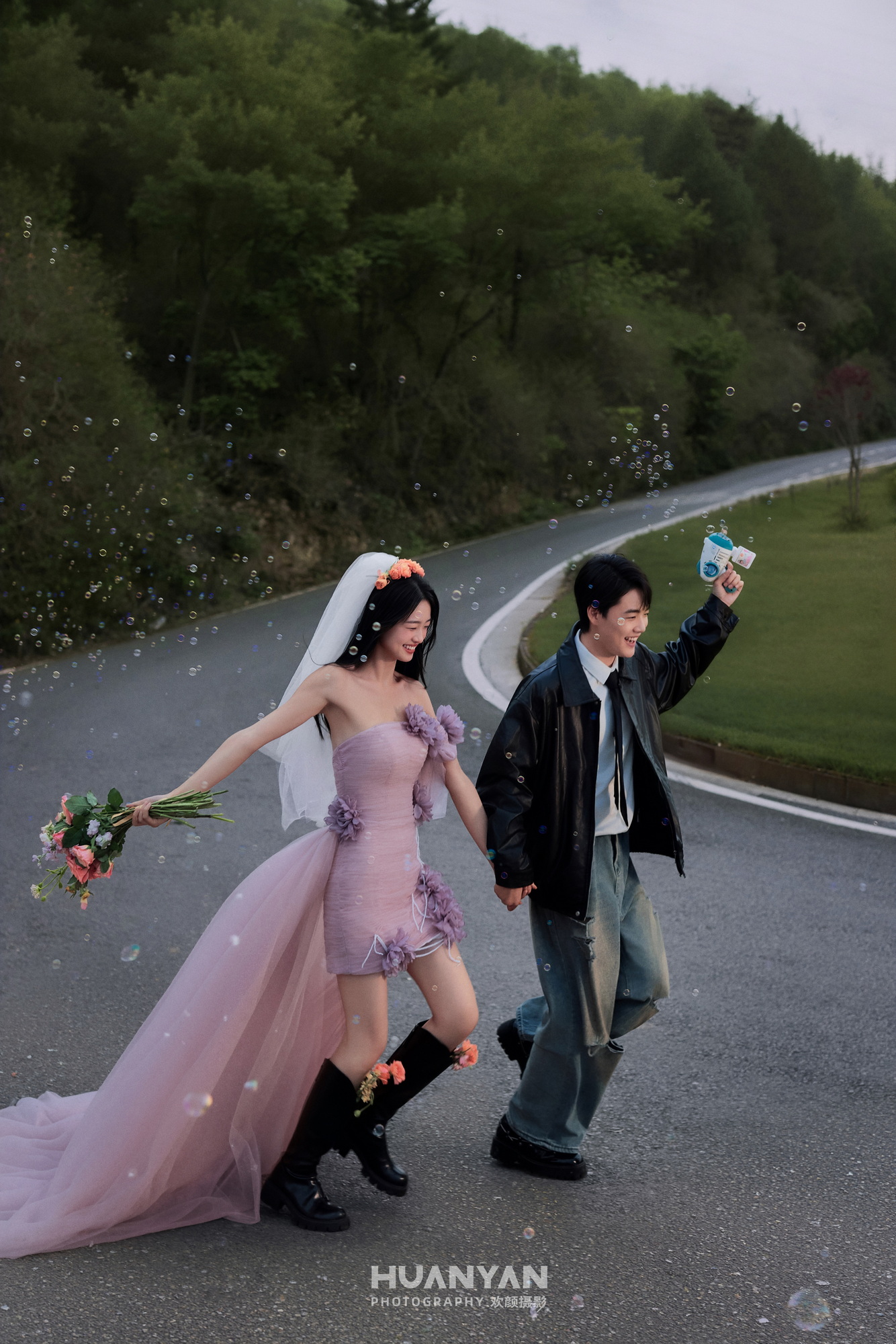 简约风婚纱照 · 室内场景 · 绾约客片