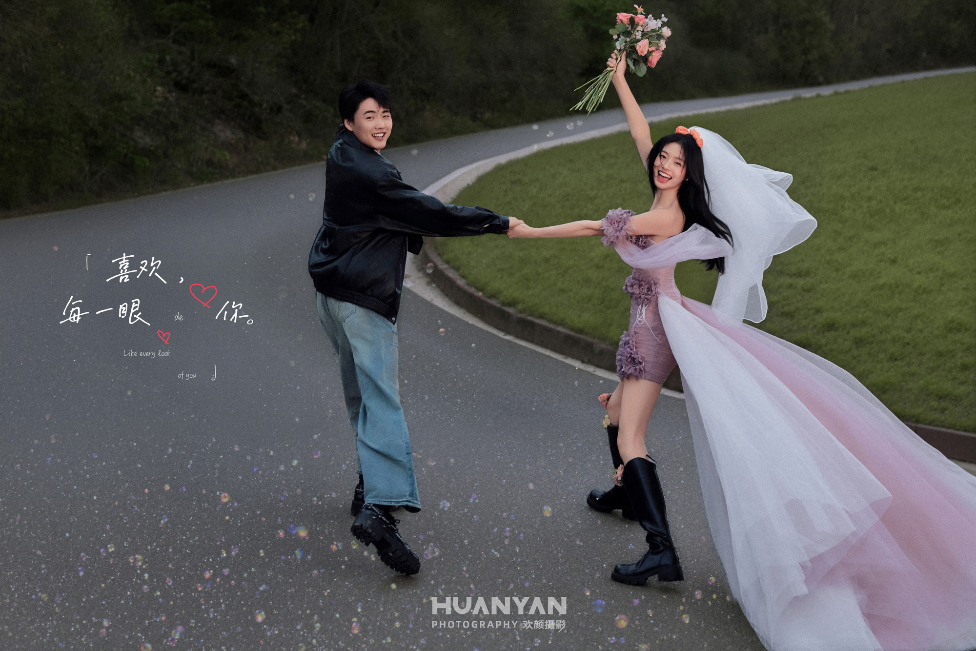 绾约客片第3张｜简约风婚纱照，摄于室内