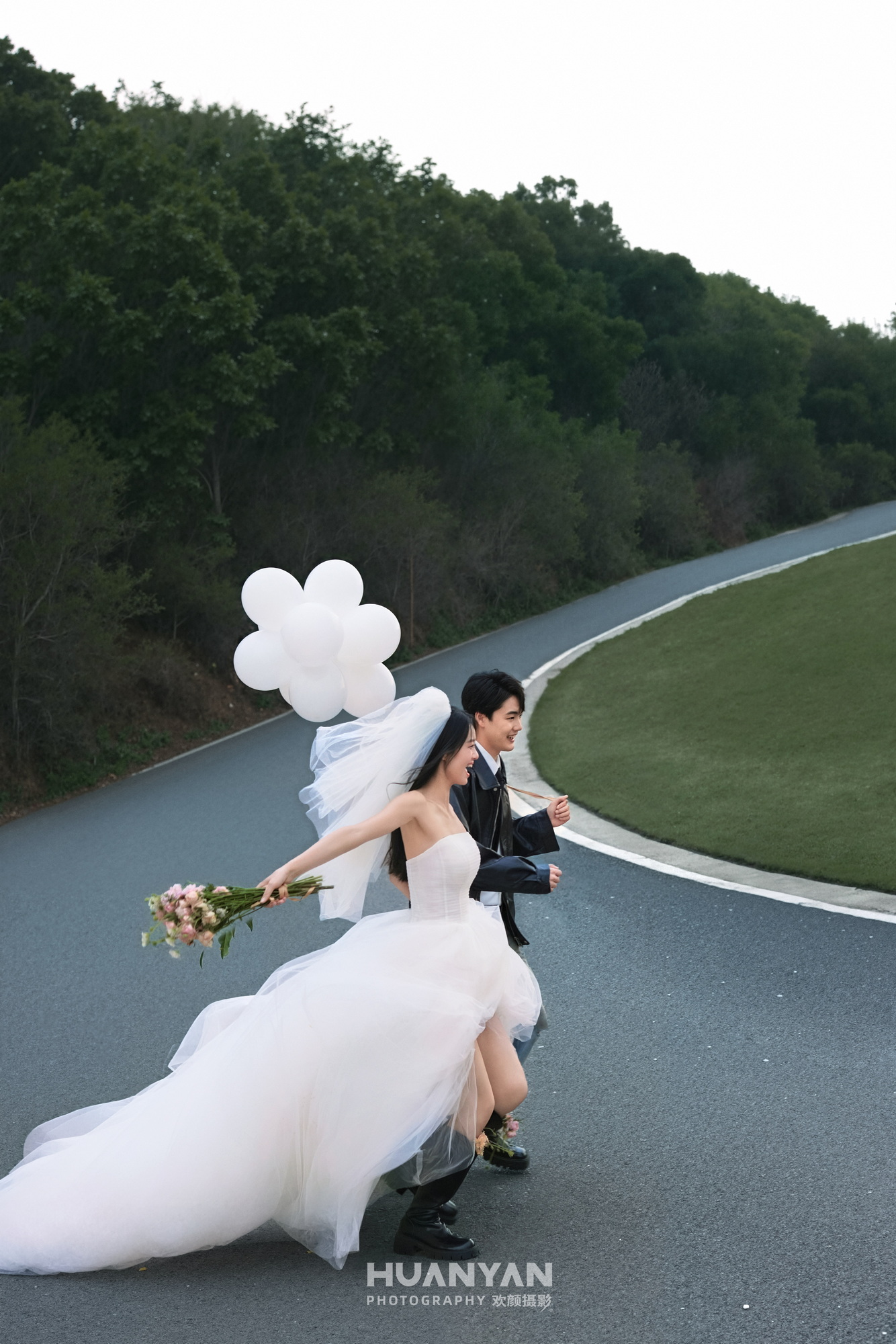 春语：简约风婚纱照春天实拍